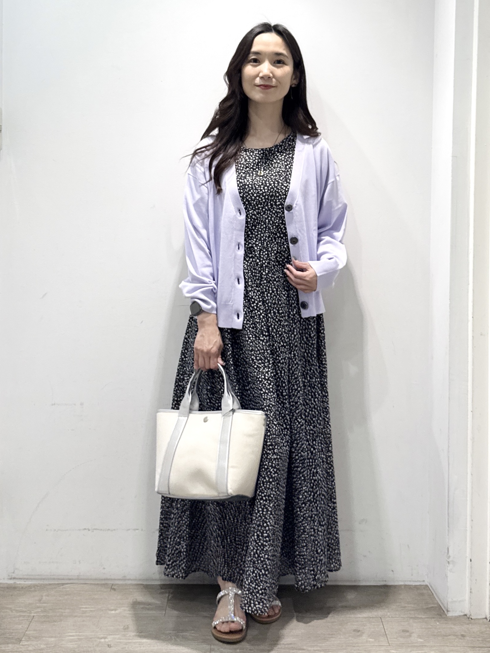 yuicciさんの「OPAQUE.CLIP｜【UV／接触冷感】Vネックリラクシーニットカーディガン《洗濯機OK／抗ピル》」を使ったコーディネート