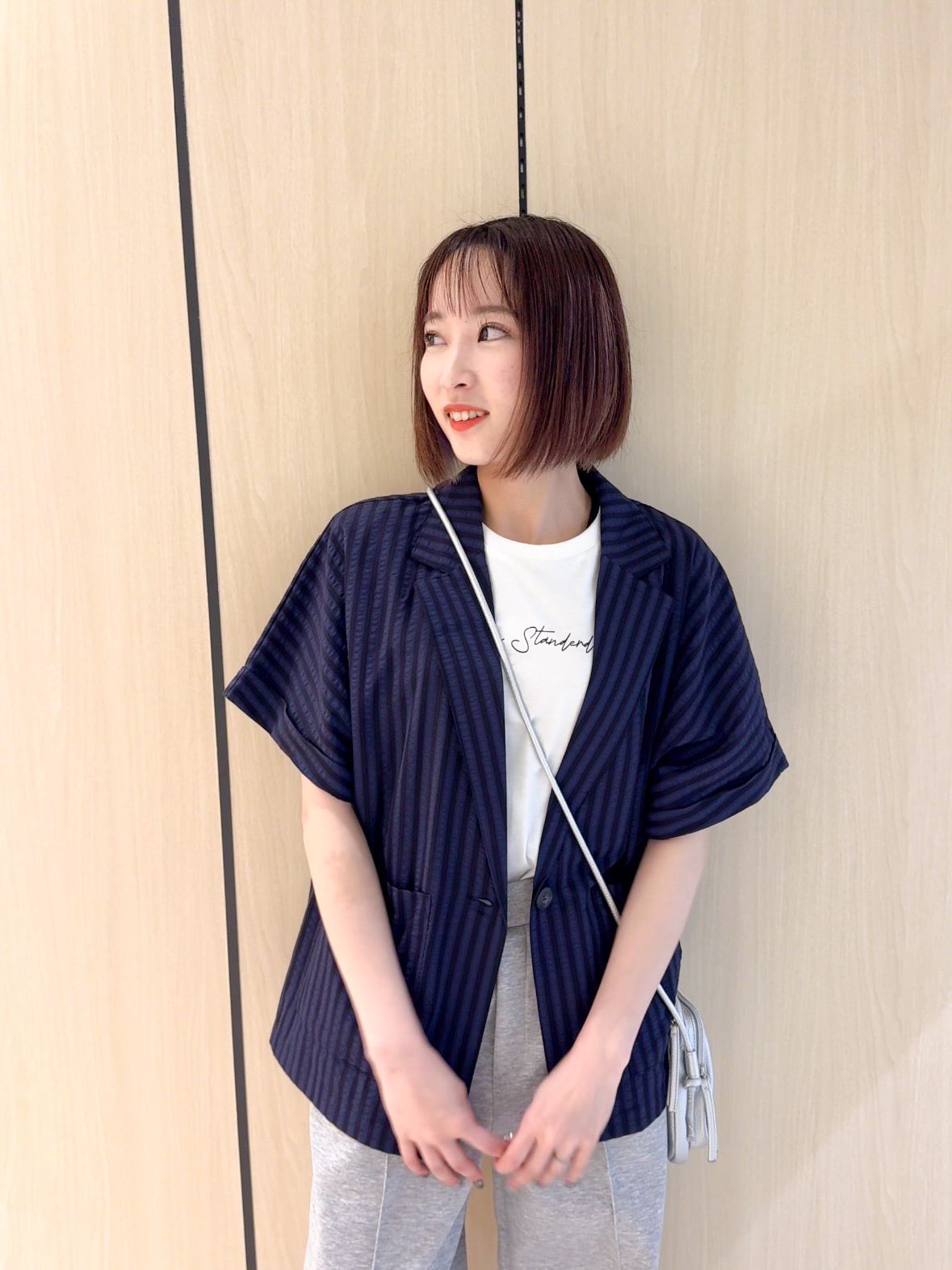 𝐜𝐡𝐢𝐤𝐚さんの「SHOO･LA･RUE｜【ひんやり/吸水速乾/セットアップ可】羽織るだけで主役になる サッカーストライプシャツジャケット」を使ったコーディネート