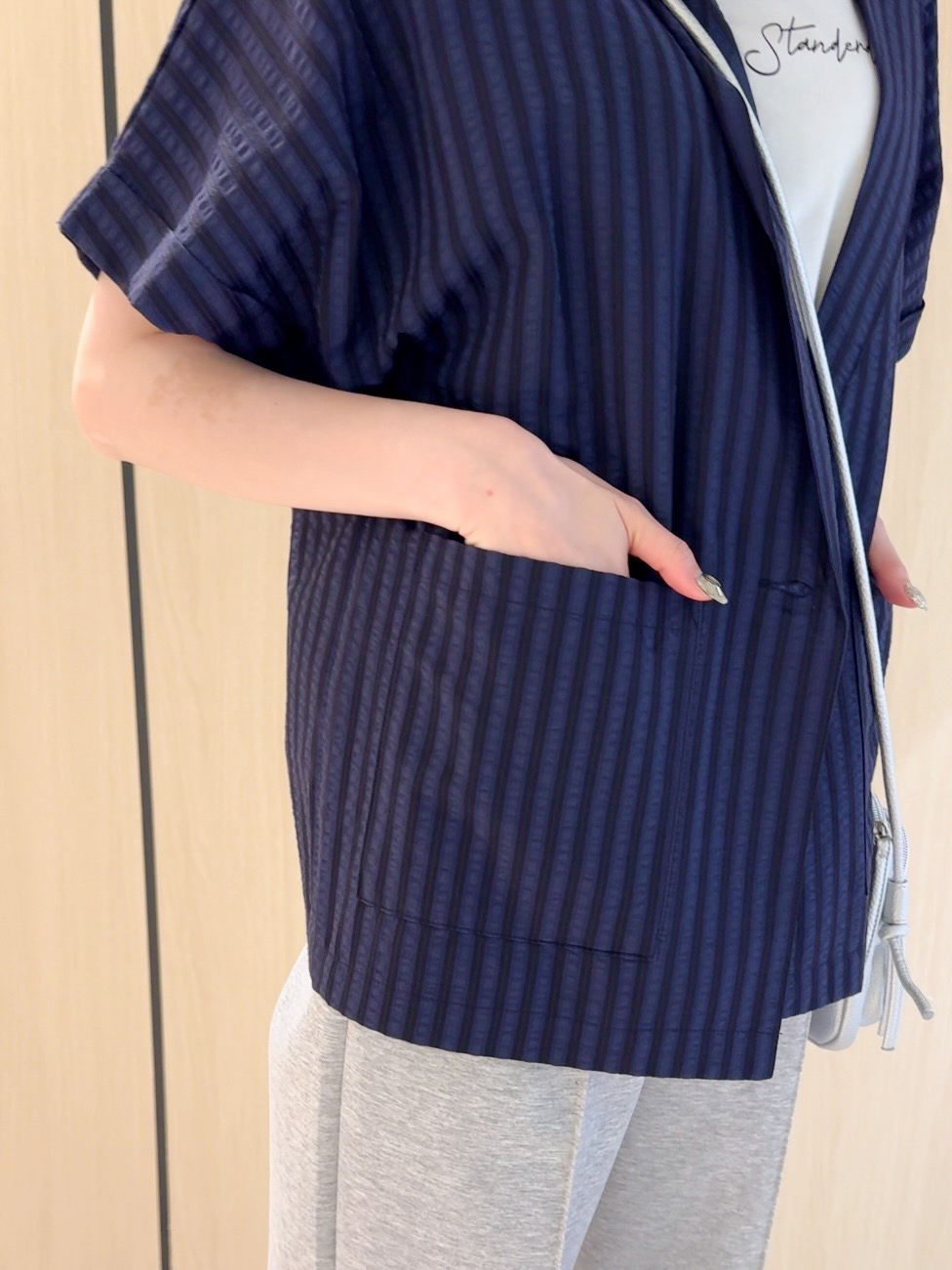 𝐜𝐡𝐢𝐤𝐚さんの「SHOO･LA･RUE｜【ひんやり/吸水速乾/セットアップ可】羽織るだけで主役になる サッカーストライプシャツジャケット」を使ったコーディネート