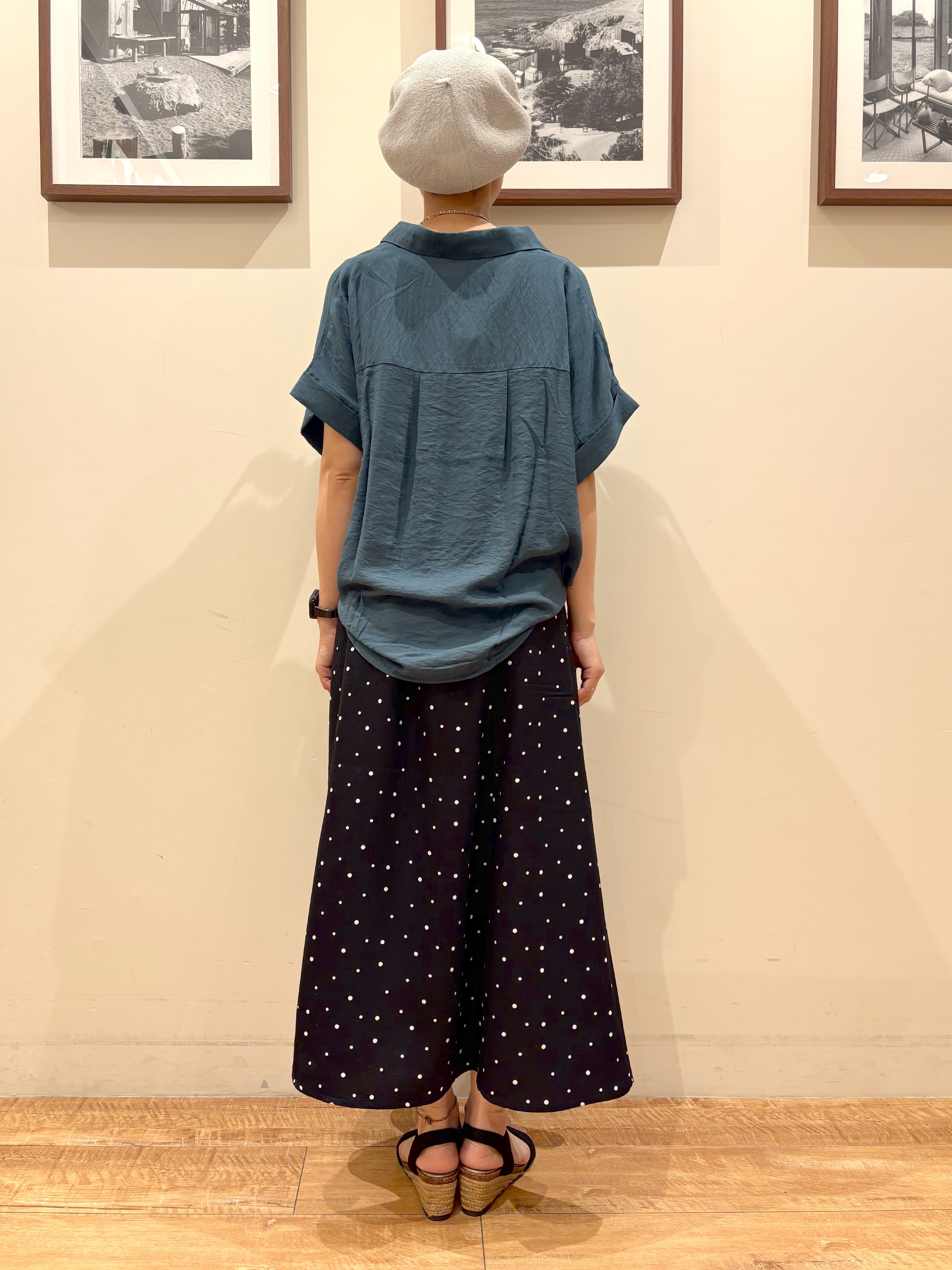 Ayumiさんの「SHOO･LA･RUE｜【ひんやり/S-LL/洗濯機可】インせず着られる 裾タック スキッパーシャツ」を使ったコーディネート