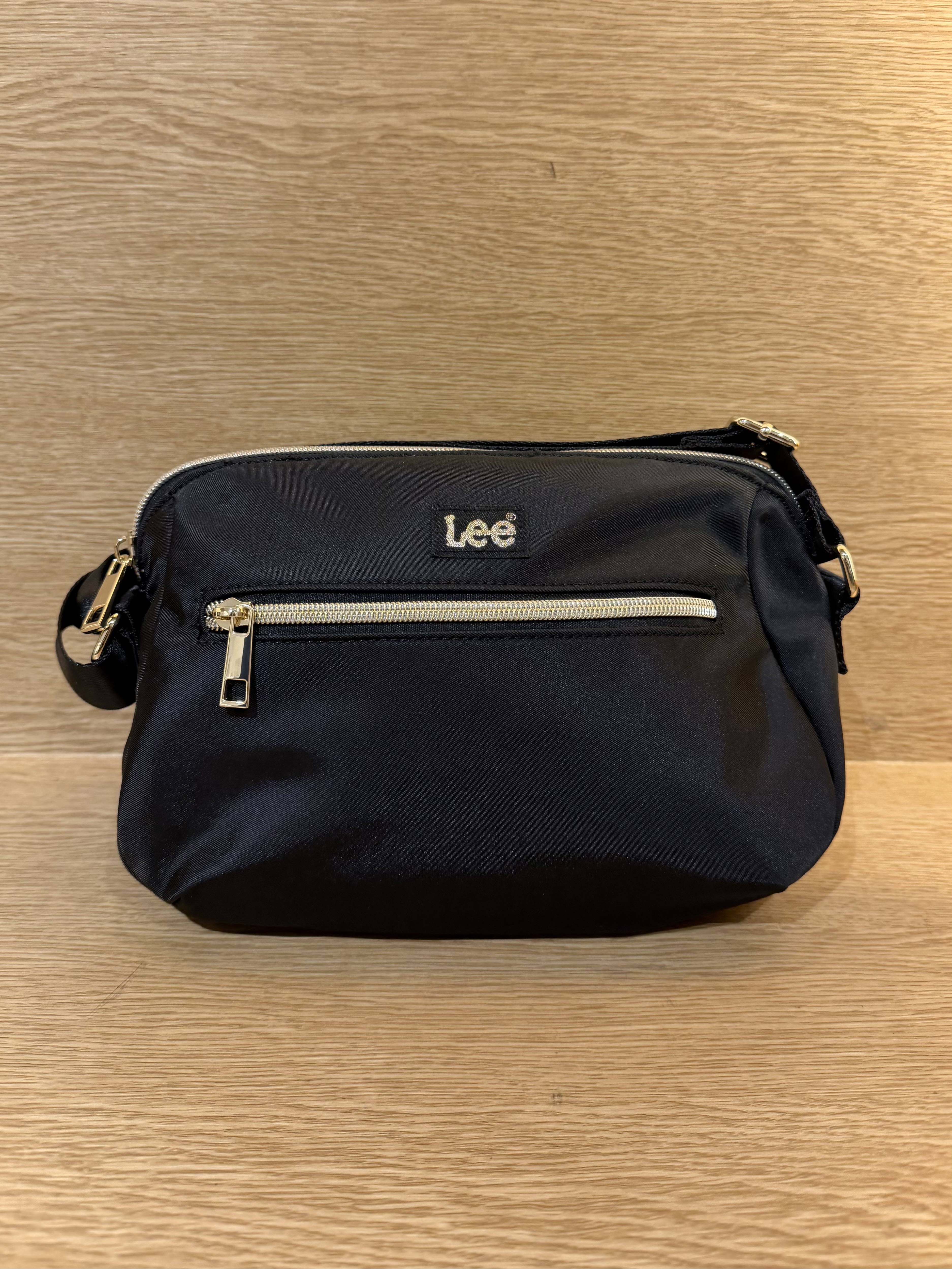 みーさんの「grove｜【Lee】ラウンドZipショルダー」を使ったコーディネート