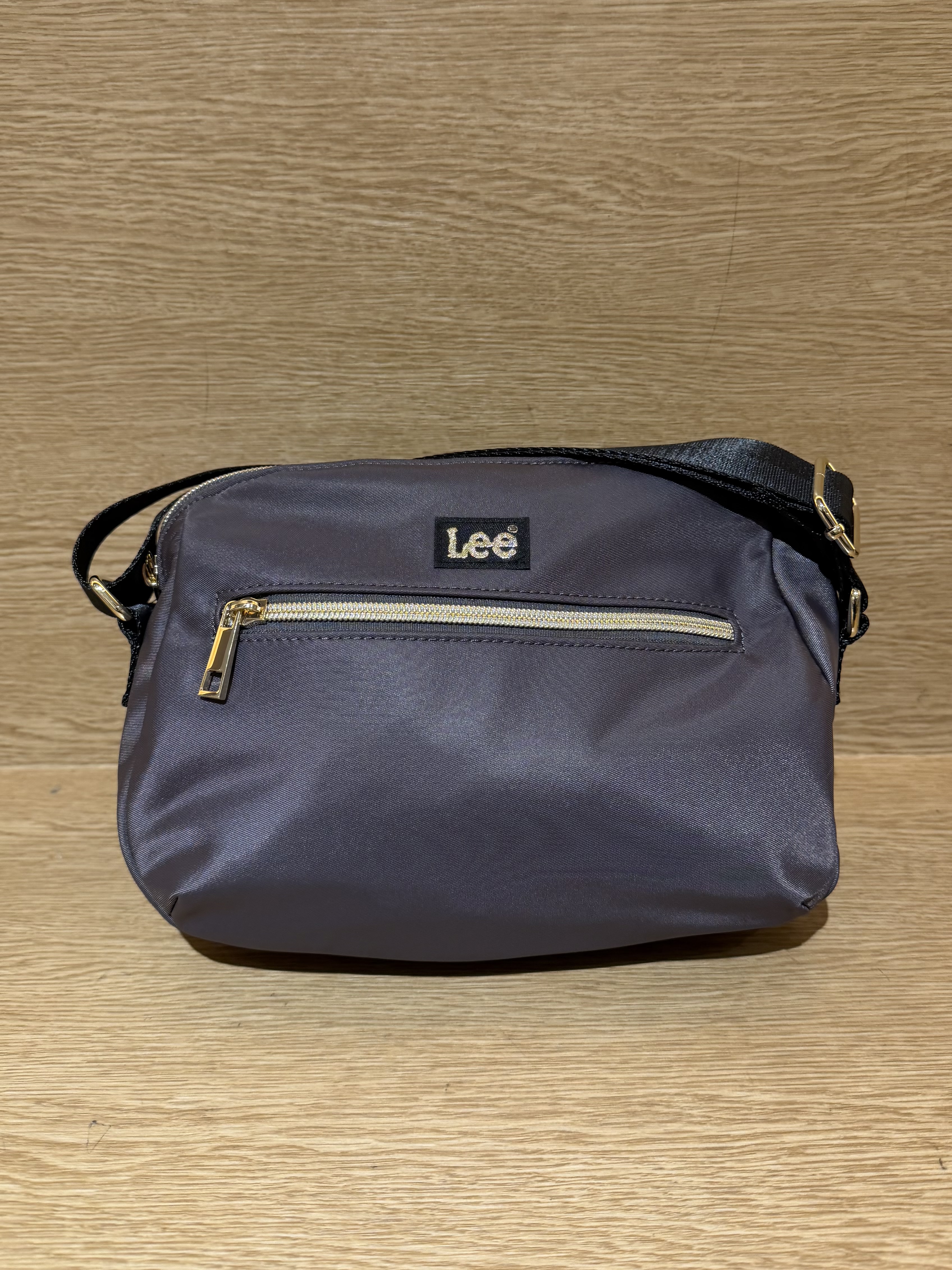 みーさんの「grove｜【Lee】ラウンドZipショルダー」を使ったコーディネート