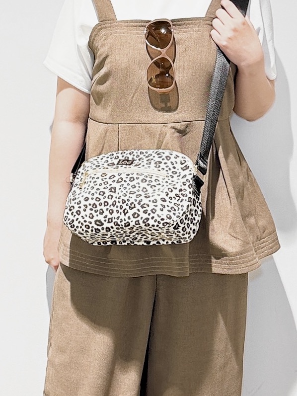 みーさんの「grove｜【Lee】ラウンドZipショルダー」を使ったコーディネート