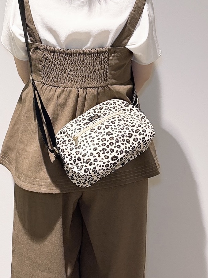 みーさんの「grove｜【Lee】ラウンドZipショルダー」を使ったコーディネート