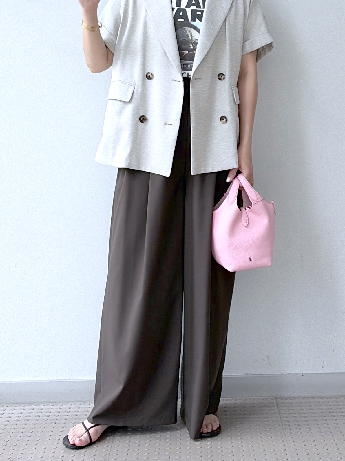 yoshikadoさんの「DRESSTERIOR｜【セットアップ可/UVカット/接触冷感/吸水速乾】ウォッシャブル リネンライクドルマンジャケット」を使ったコーディネート