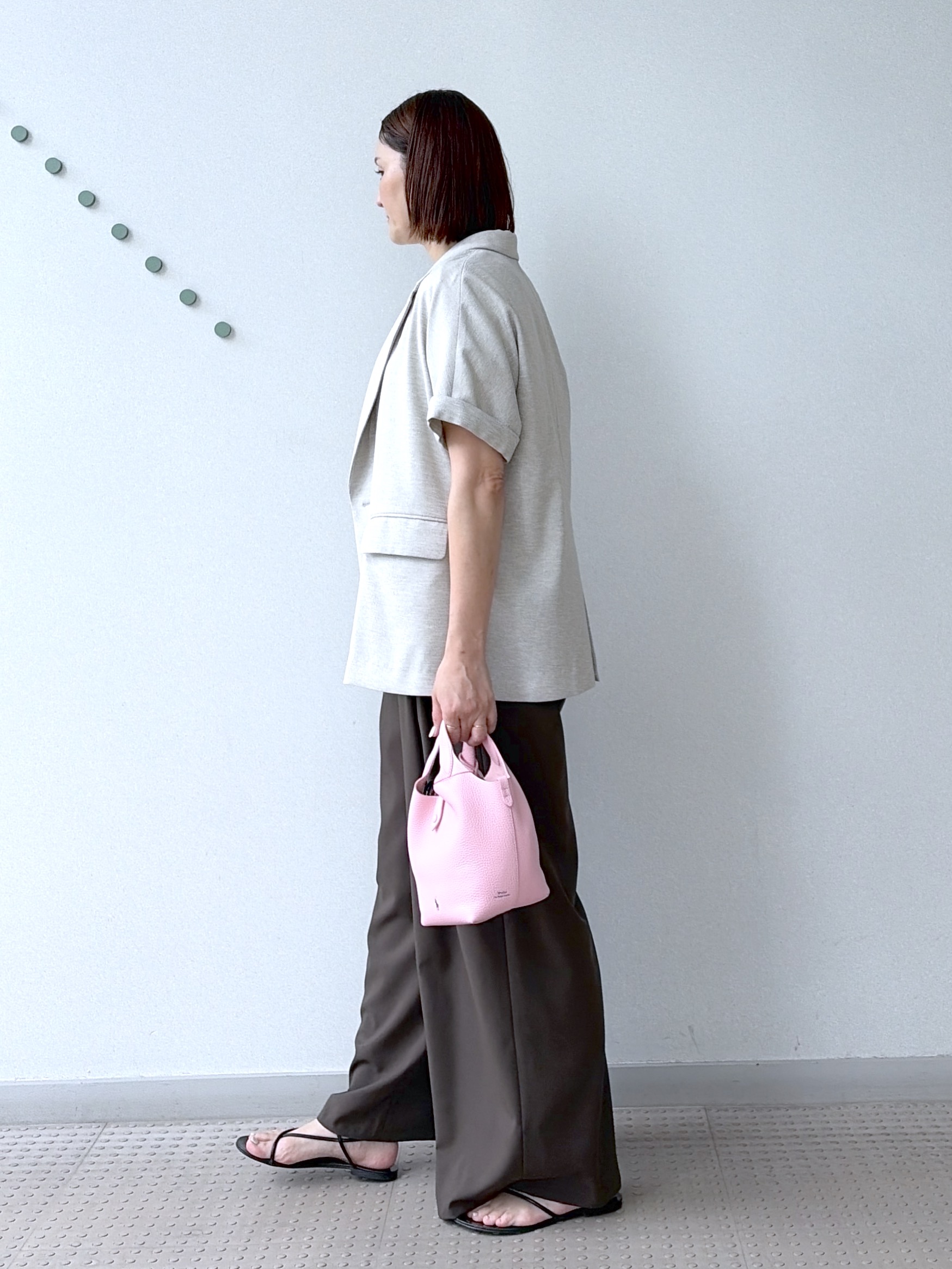 yoshikadoさんの「DRESSTERIOR｜【セットアップ可/UVカット/接触冷感/吸水速乾】ウォッシャブル リネンライクドルマンジャケット」を使ったコーディネート