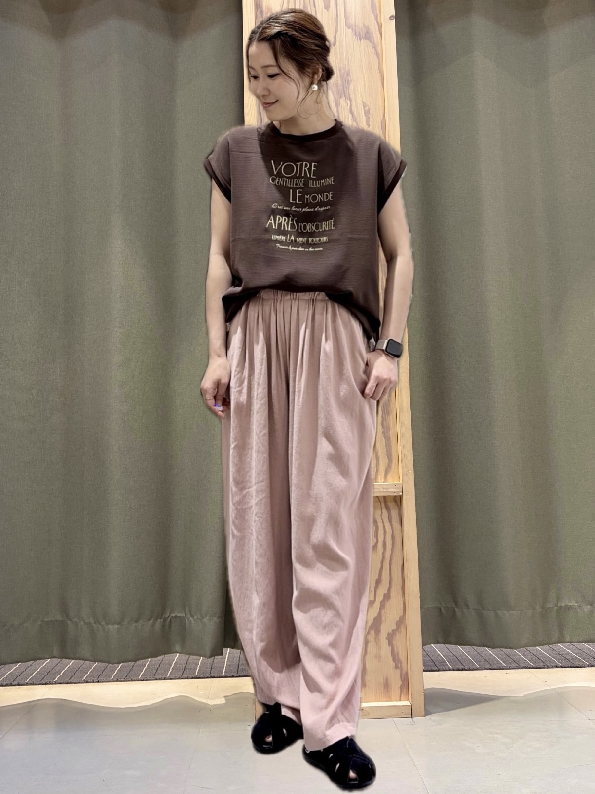 ころさんの「THE SHOP TK｜【ひんやりさらさら】軽やかに着られる プリントTシャツ」を使ったコーディネート