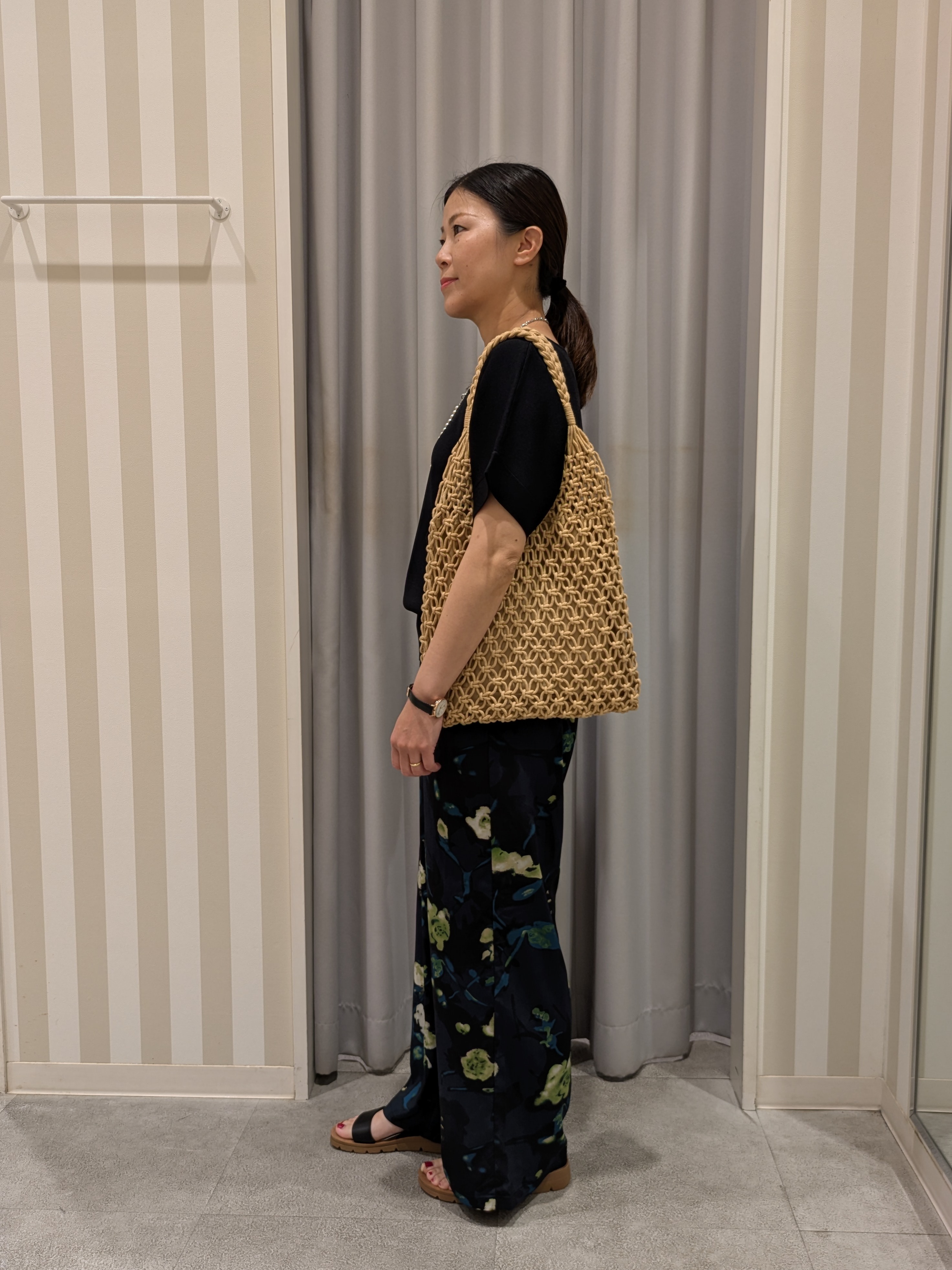 𝐂𝐡𝐢𝐢 &hearts;(ちー)さんの「SHOO･LA･RUE｜【毎日洗える/ひんやり/UV/S-LL】二の腕隠れる さらっとドルマン半袖ニット」を使ったコーディネート