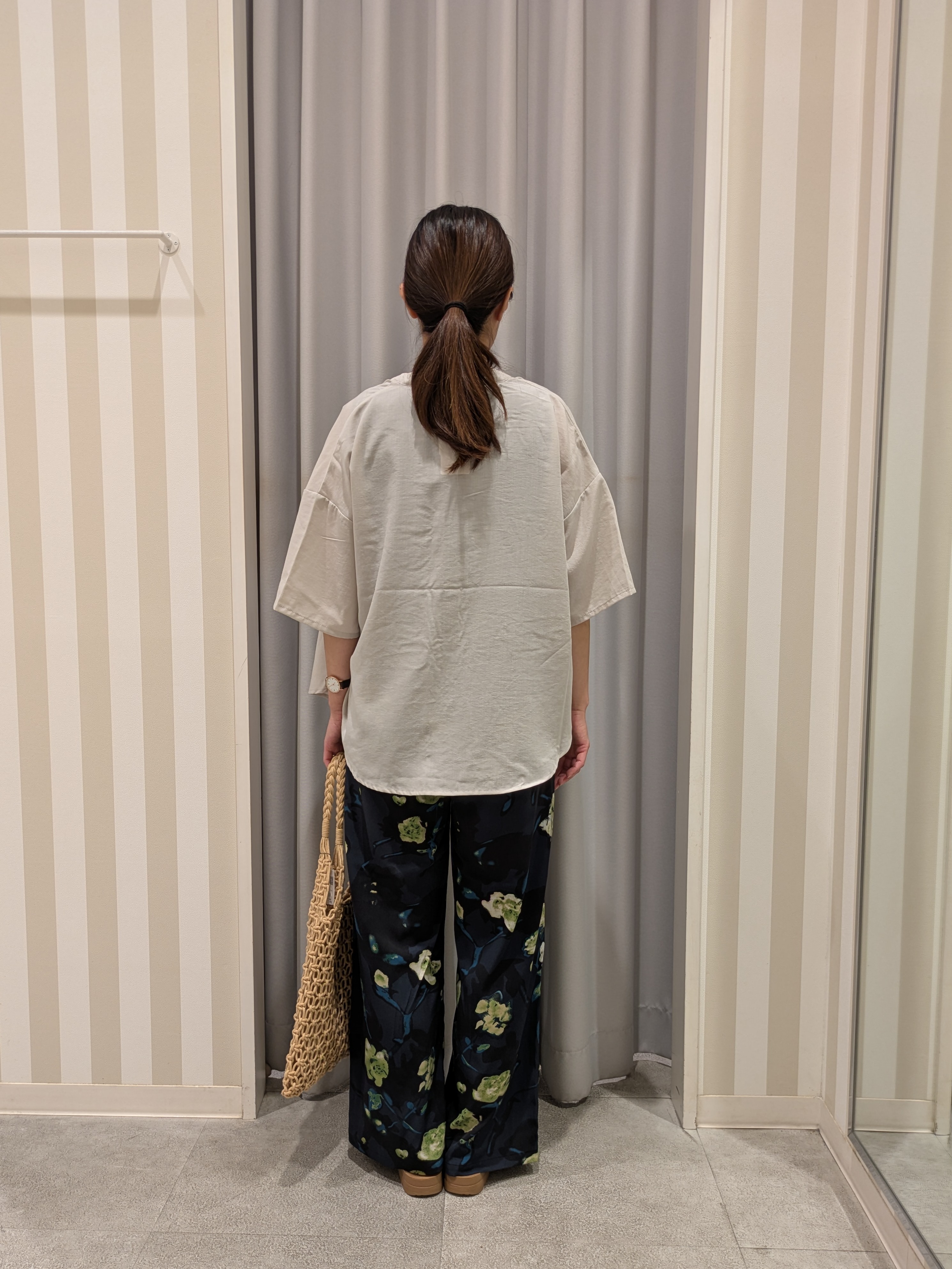 𝐂𝐡𝐢𝐢 &hearts;(ちー)さんの「SHOO･LA･RUE｜【洗濯機可/S-LL】大人の抜け感 ゆるっと5分袖シャツ」を使ったコーディネート