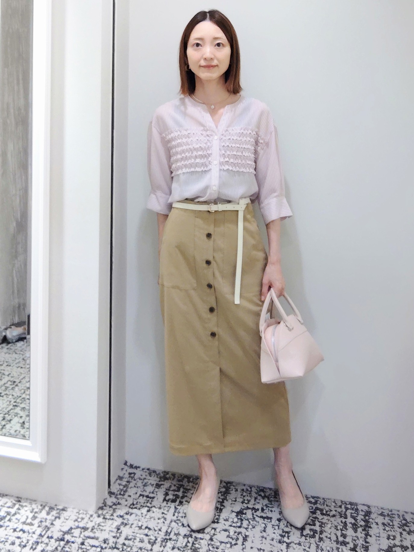 terumiさんの「UNTITLED｜【接触冷感/通気性/洗える】フロントフリルブラウス」を使ったコーディネート