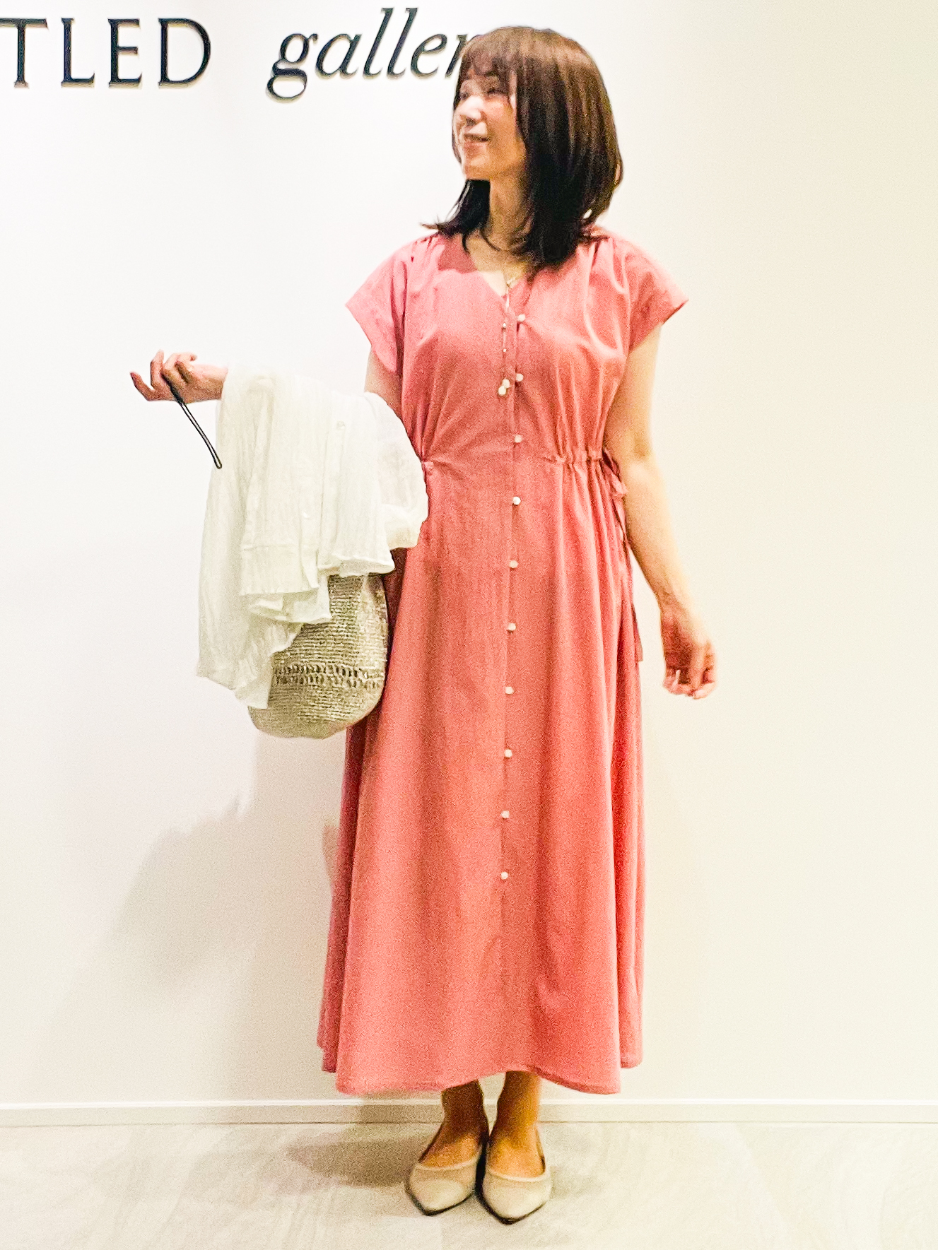めいさんの「UNTITLED｜【通気性あり／涼しい／マシンウォッシャブル】フロントボタンワンピース」を使ったコーディネート
