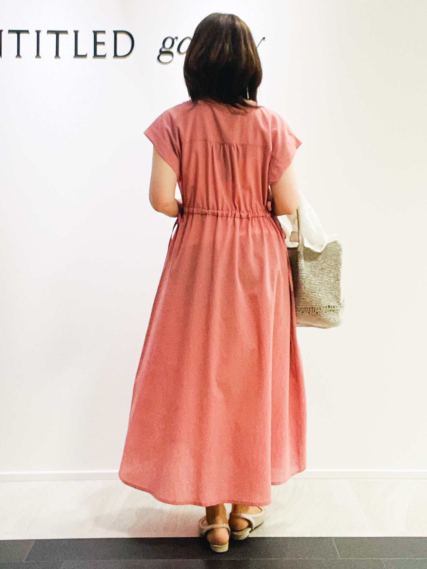 めいさんの「UNTITLED｜【通気性あり／涼しい／マシンウォッシャブル】フロントボタンワンピース」を使ったコーディネート