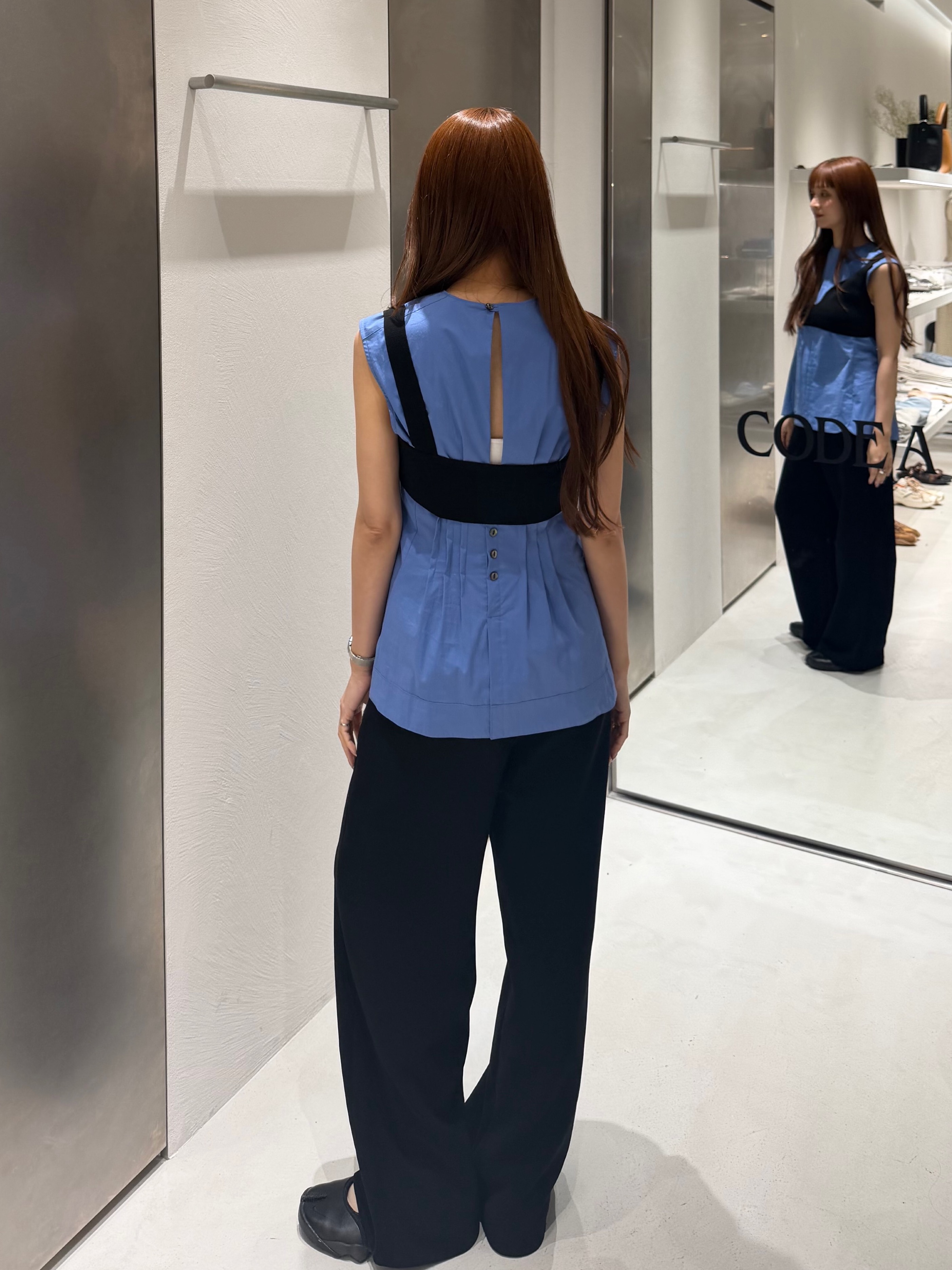 kanamiさんの「CODE A｜back tack blouse」を使ったコーディネート