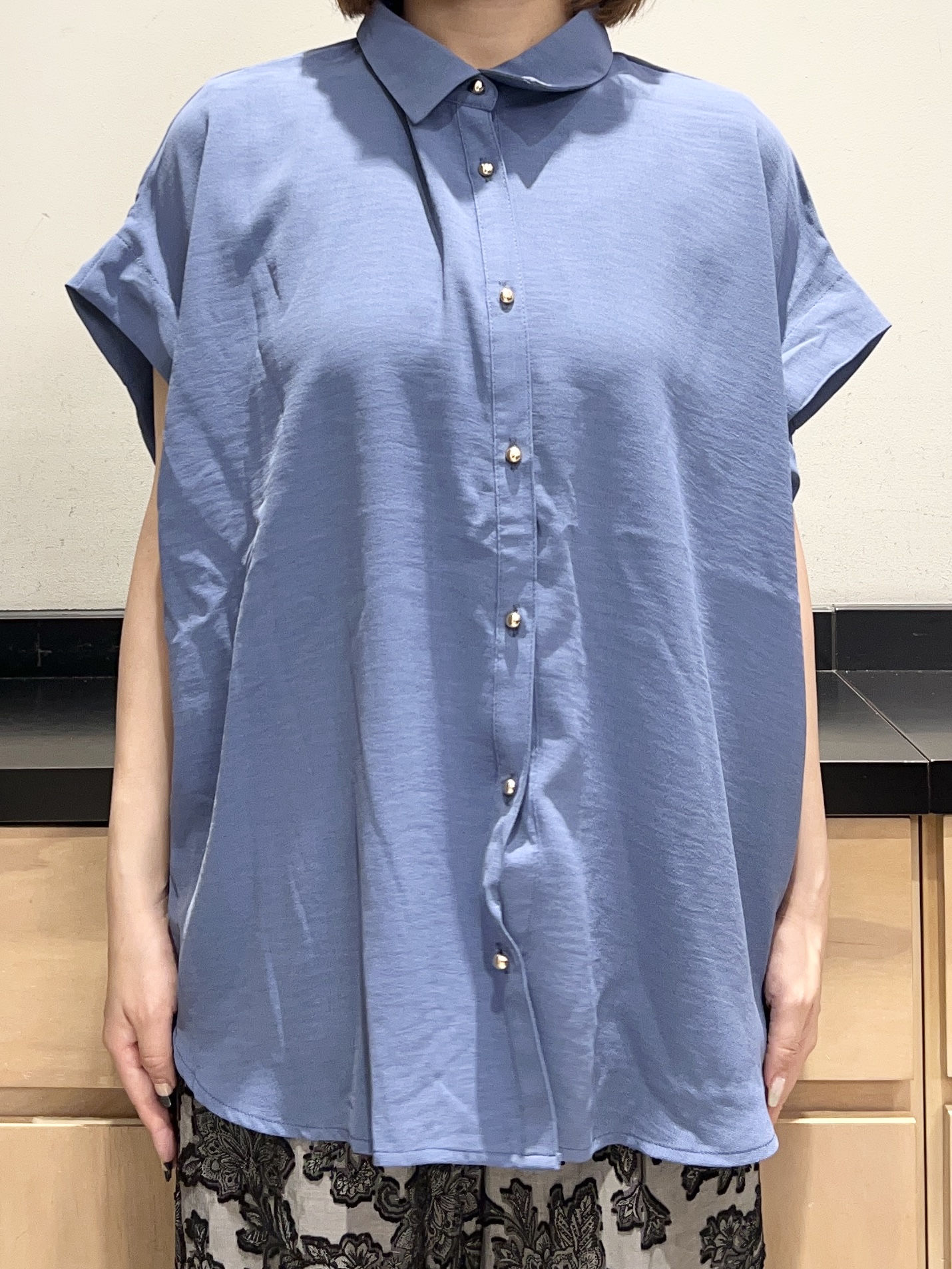 かのさんの「THE SHOP TK｜【ひんやり/防しわ/UV/吸水速乾】襟付き フレンチスリーブシャツ」を使ったコーディネート
