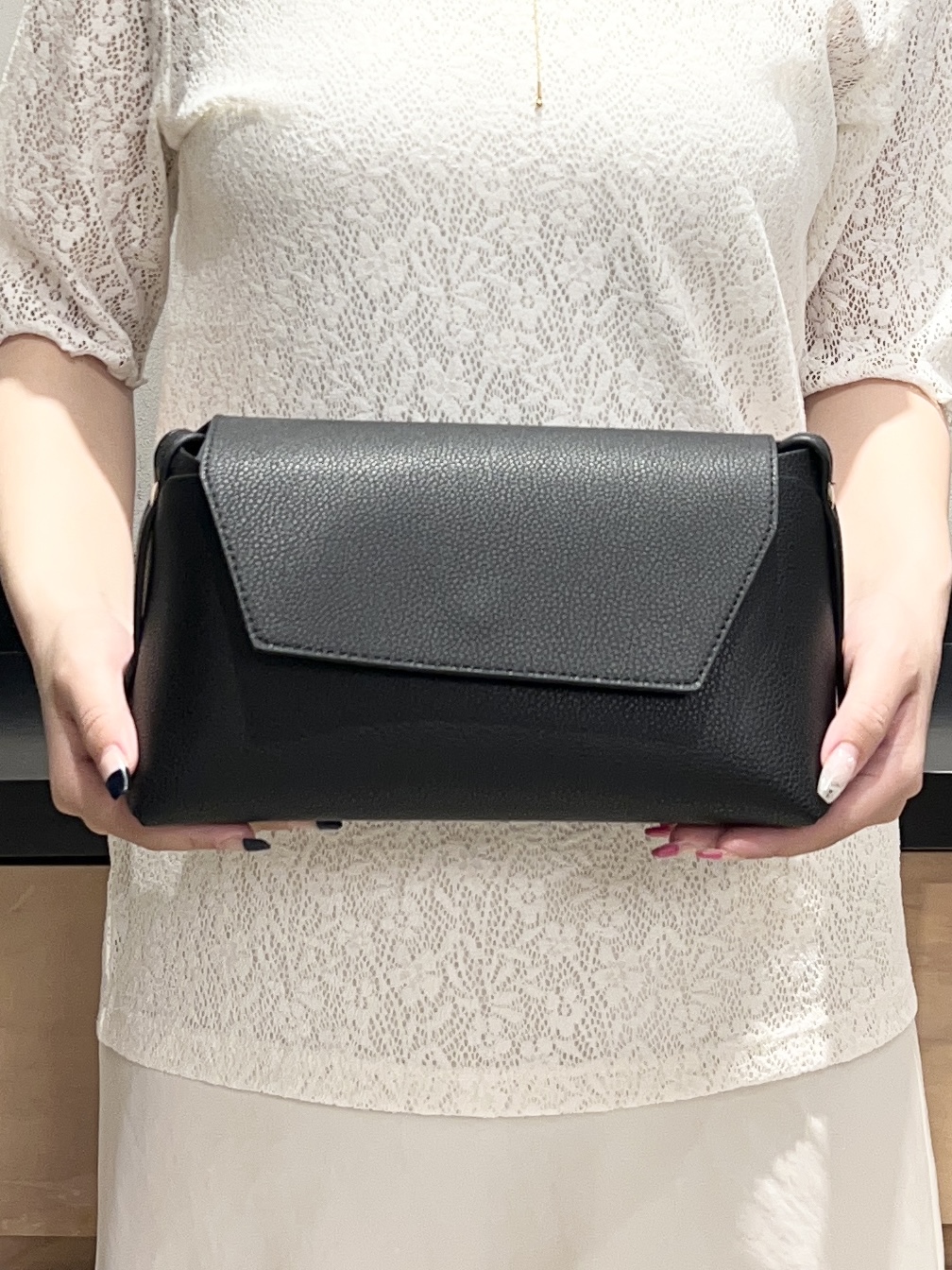 かのさんの「THE SHOP TK｜繊細で上品な レース5分袖トップス」を使ったコーディネート
