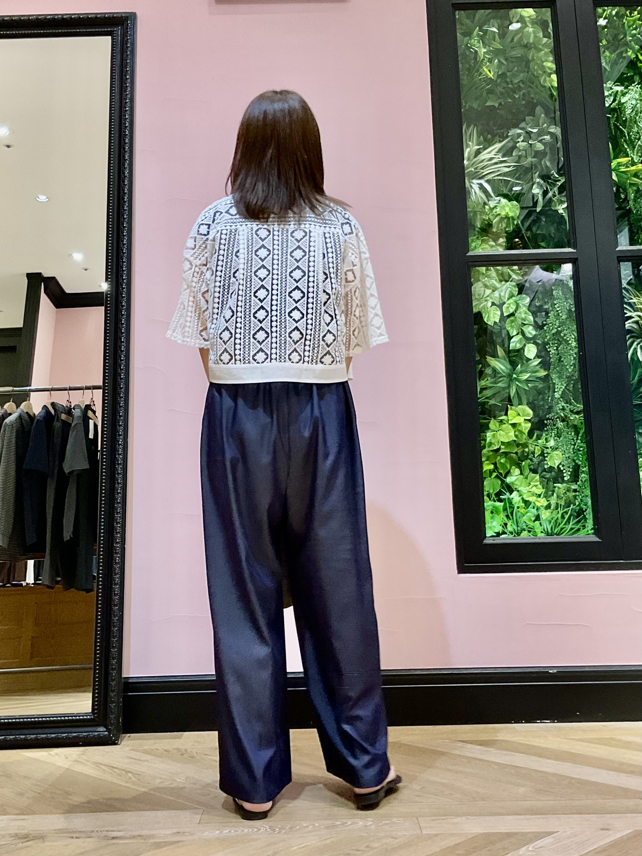 Hiwatashiさんの「DRESSTERIOR｜【着映え/ハーフ袖】ウォッシャブルレース クロップドシャツ」を使ったコーディネート