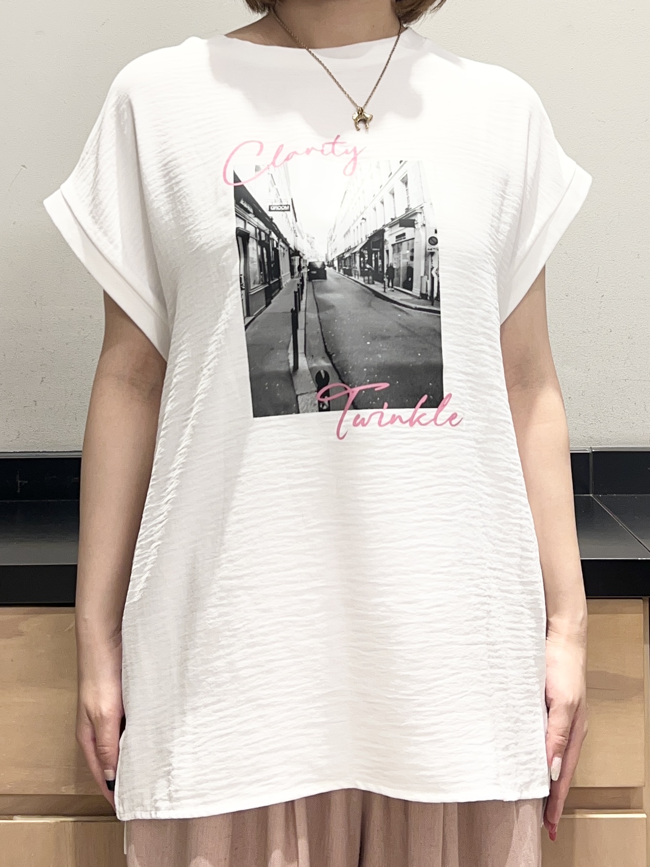 かのさんの「THE SHOP TK｜【ひんやりさらさら】軽やかに着られる プリントTシャツ」を使ったコーディネート