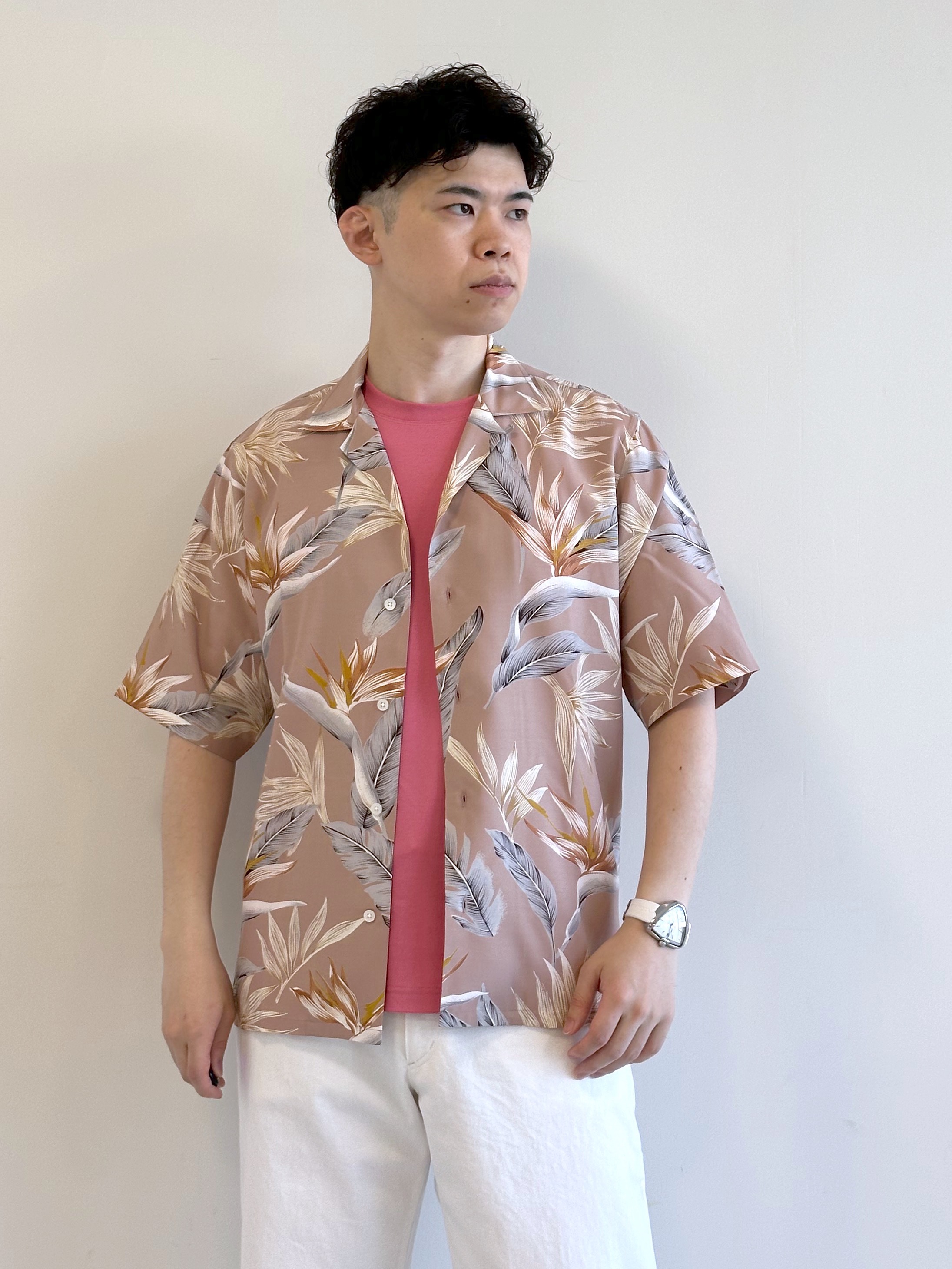 イッシーさんの「TAKEO KIKUCHI｜【BOWLER HAT LABEL】トロピカルフローラル レーヨンシャツ」を使ったコーディネート