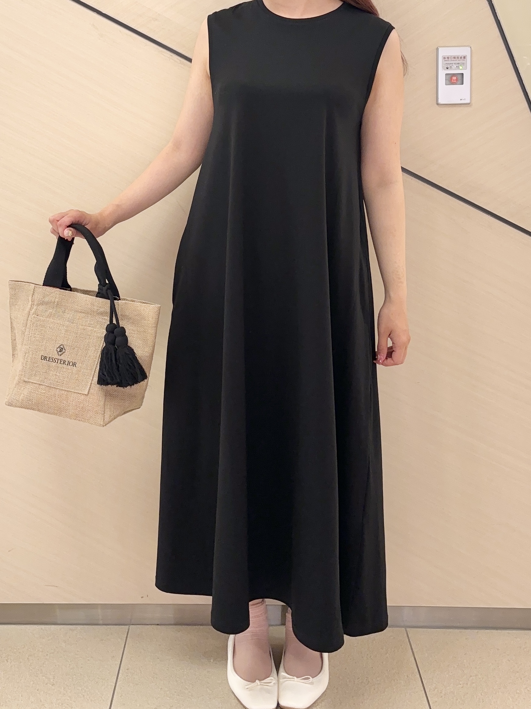 Rinaさんの「DRESSTERIOR｜【接触冷感／抗菌防臭／消臭/ウォッシャブル】アイスクリアコットン フレンチスリーブワンピース」を使ったコーディネート