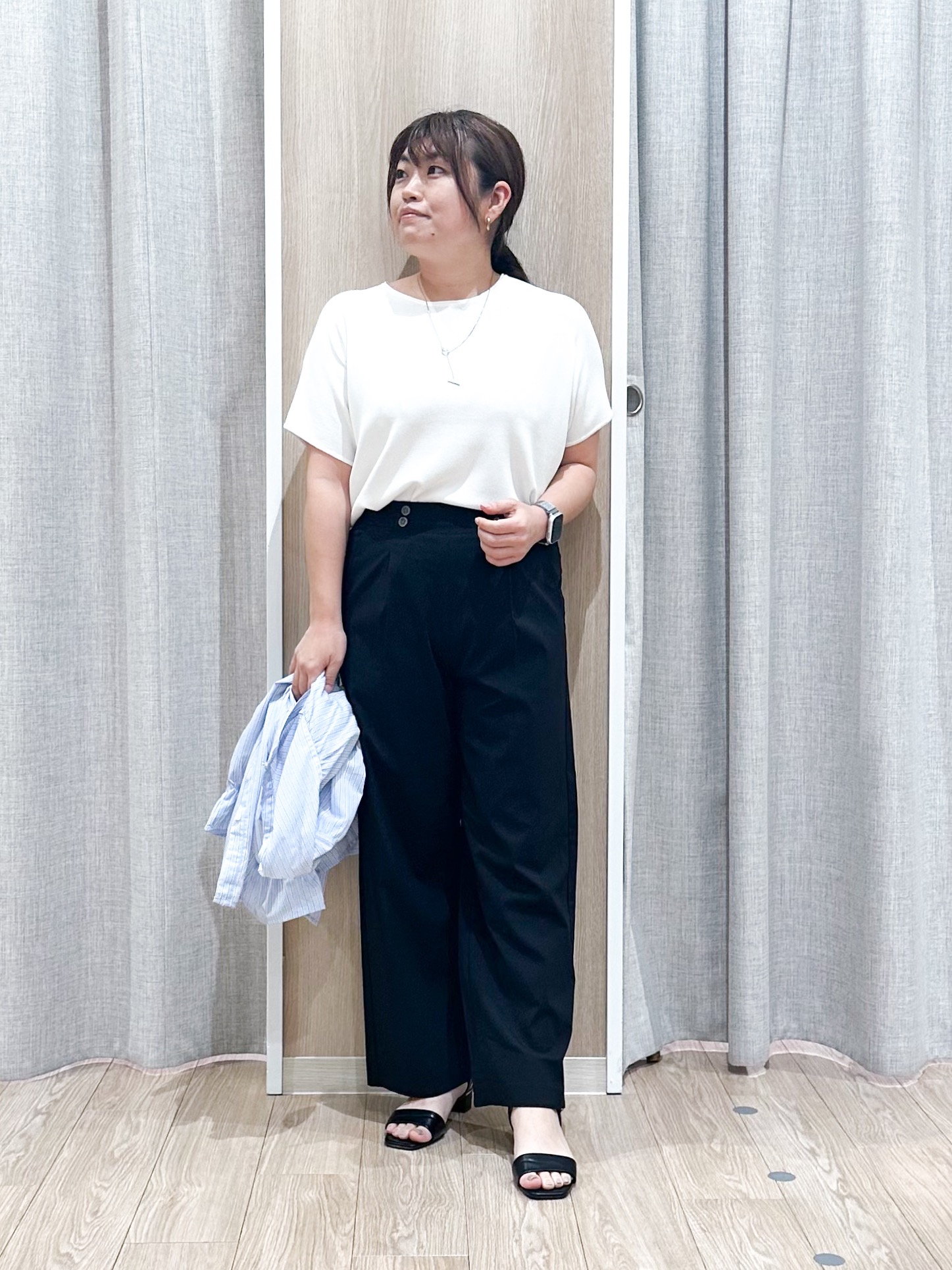 naoさんの「grove｜【洗濯機OK・ひんやり】朝晩の気温差に◎軽やかシアーシャツ」を使ったコーディネート