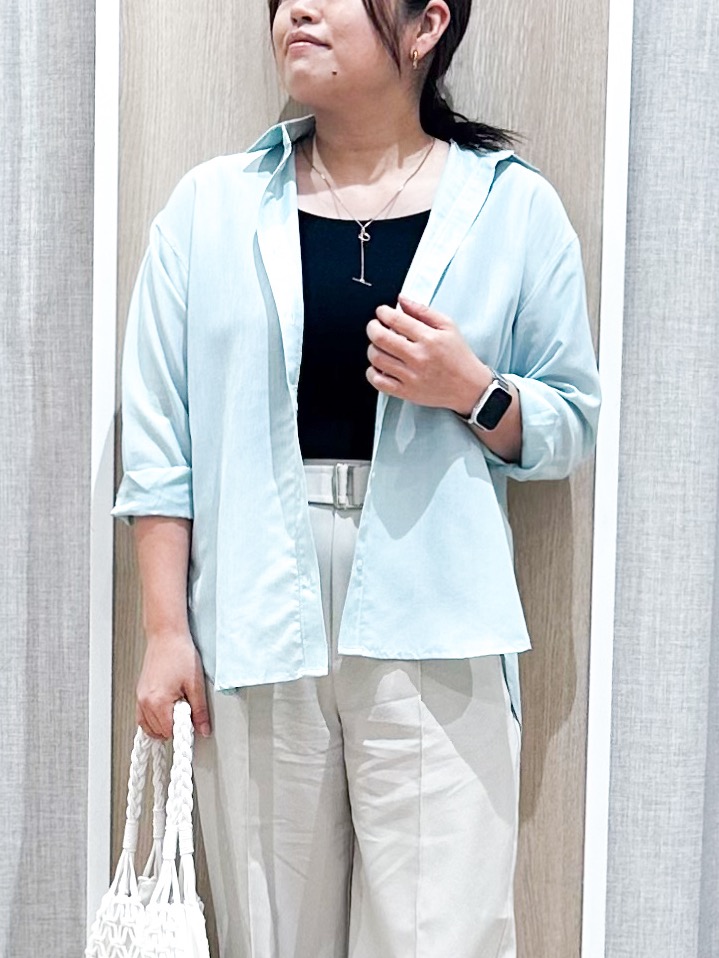 naoさんの「grove｜【洗濯機OK・ひんやり】朝晩の気温差に◎軽やかシアーシャツ」を使ったコーディネート