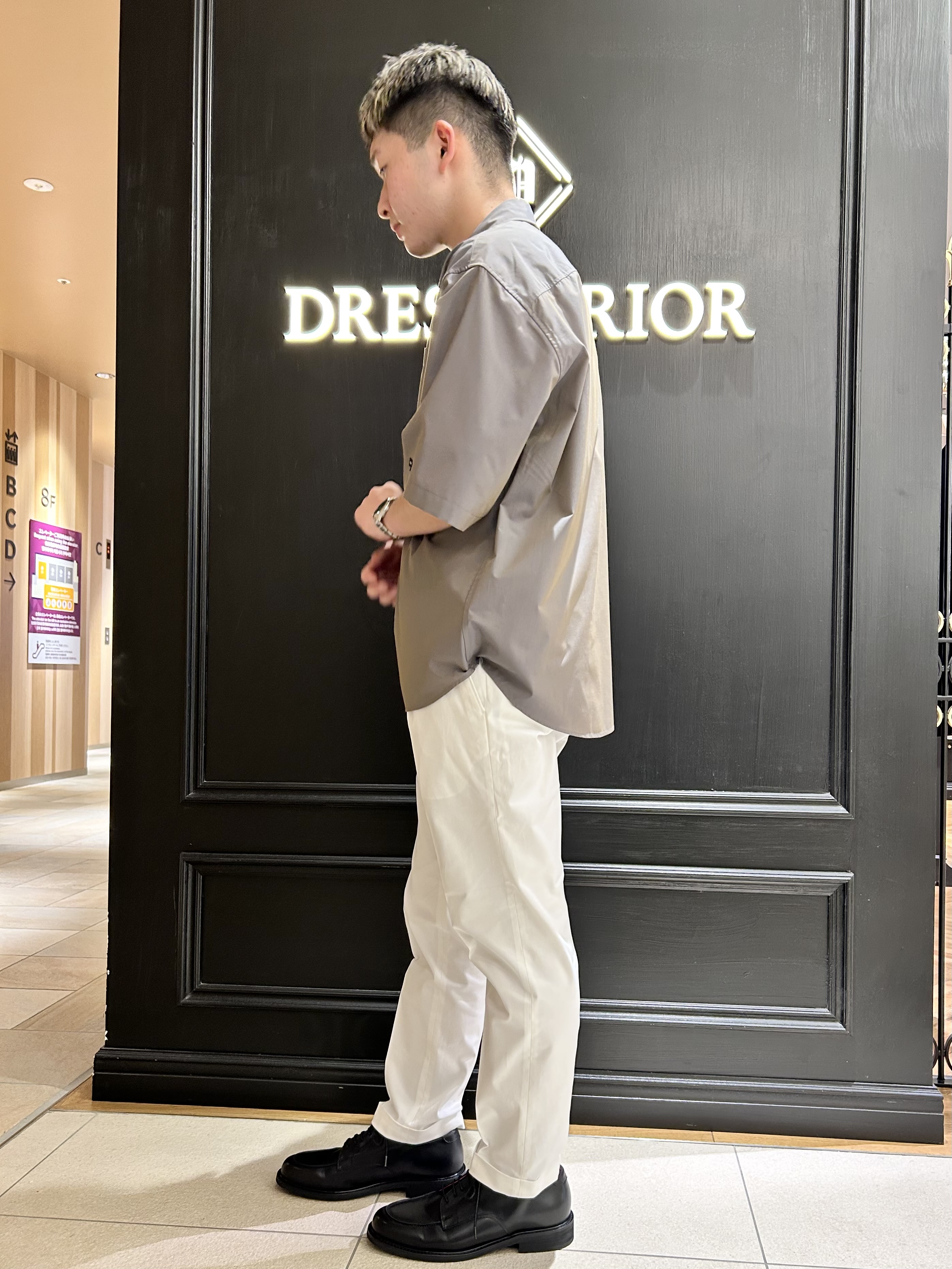 千葉亮太さんの「DRESSTERIOR｜イージーケア プルオーバーシャツ」を使ったコーディネート