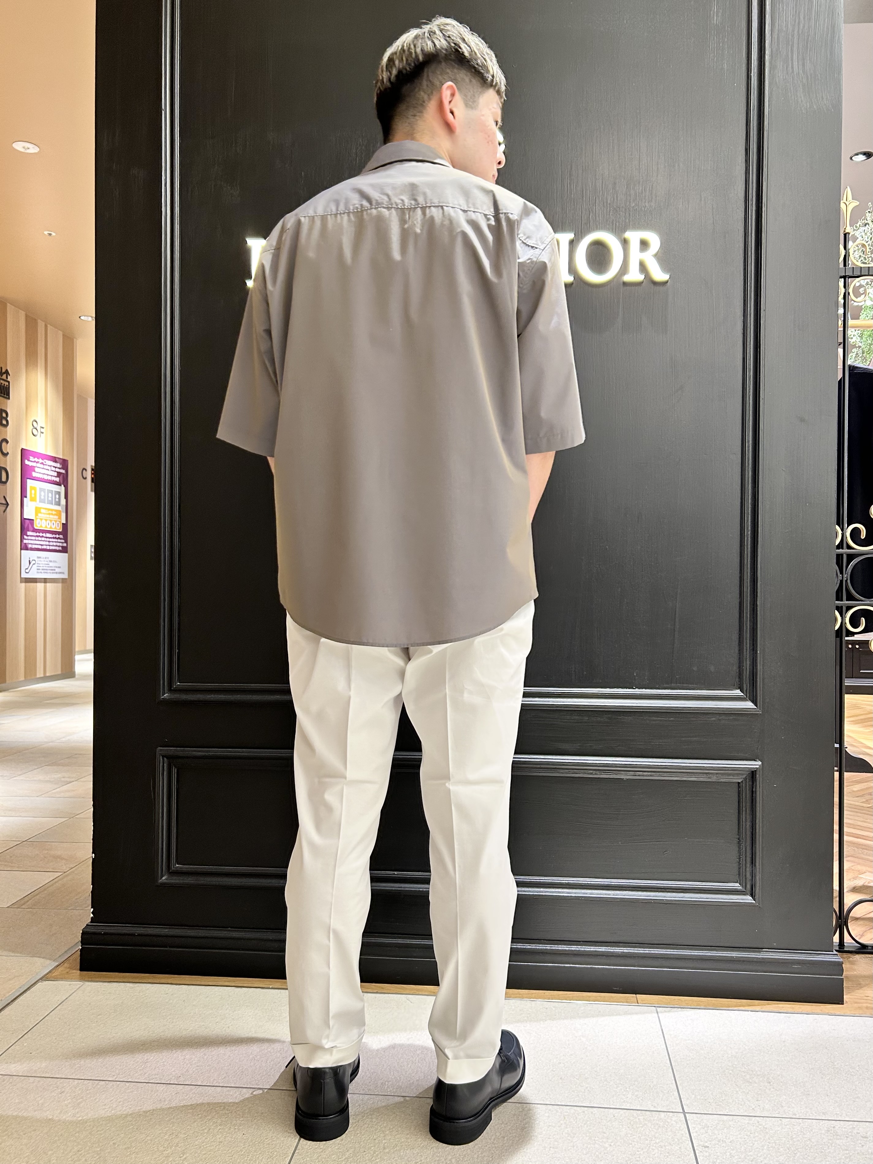 千葉亮太さんの「DRESSTERIOR｜イージーケア プルオーバーシャツ」を使ったコーディネート