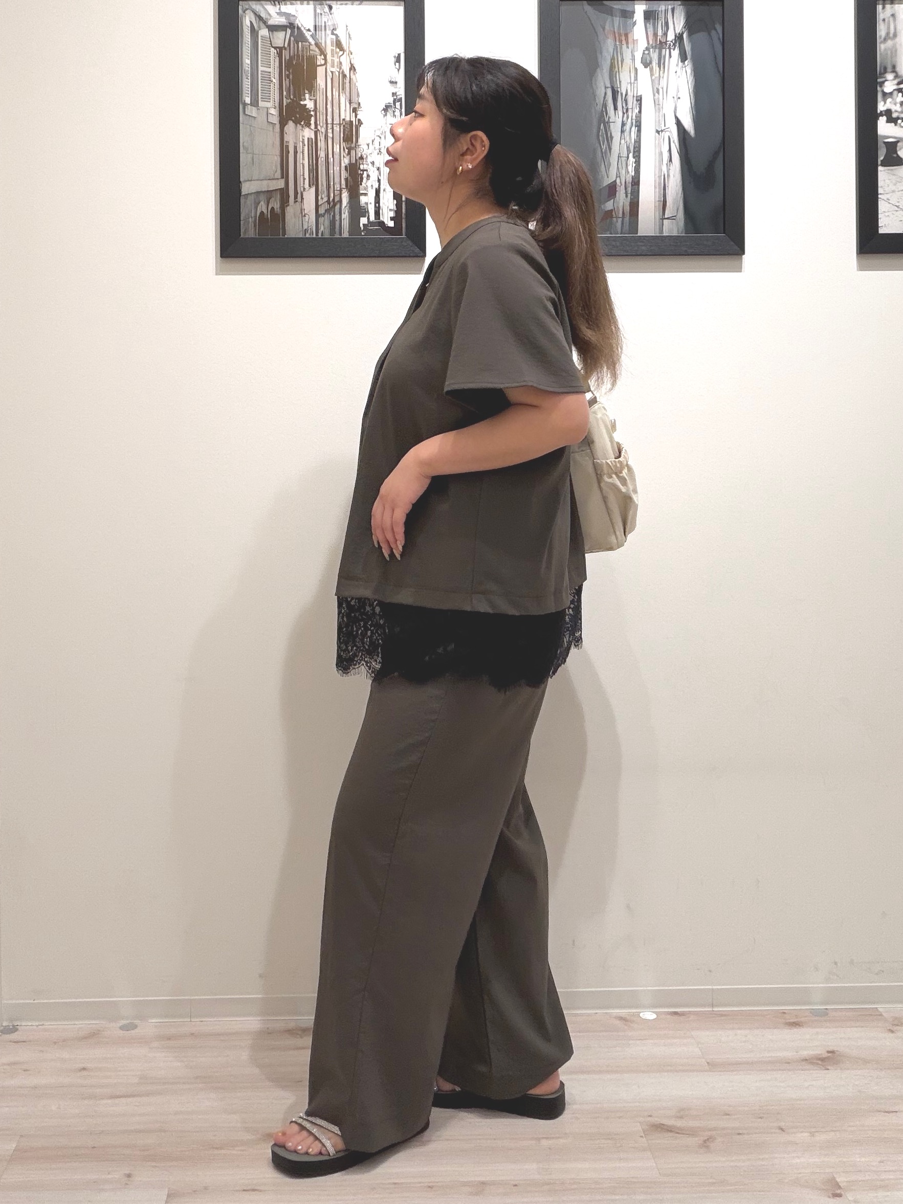 まちゃんなちゃんさんの「SHOO･LA･RUE｜【S-LL/洗濯機可】軽凛(かろりん)ひんやり スキッパー裾レースブラウス」を使ったコーディネート