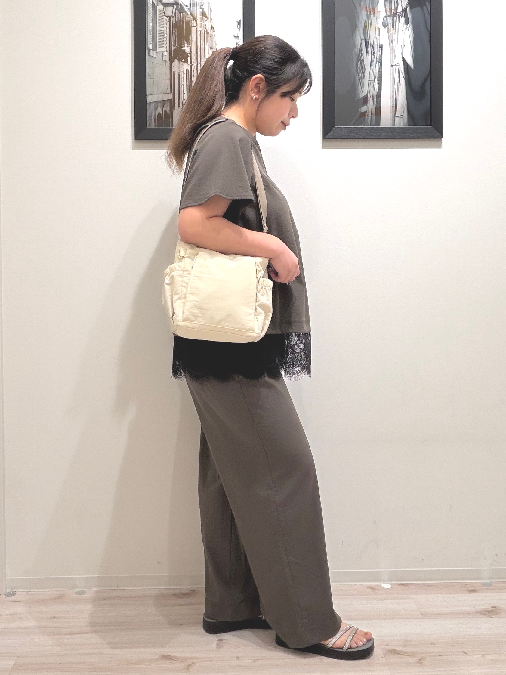 まちゃんなちゃんさんの「SHOO･LA･RUE｜【S-LL/洗濯機可】軽凛(かろりん)ひんやり スキッパー裾レースブラウス」を使ったコーディネート