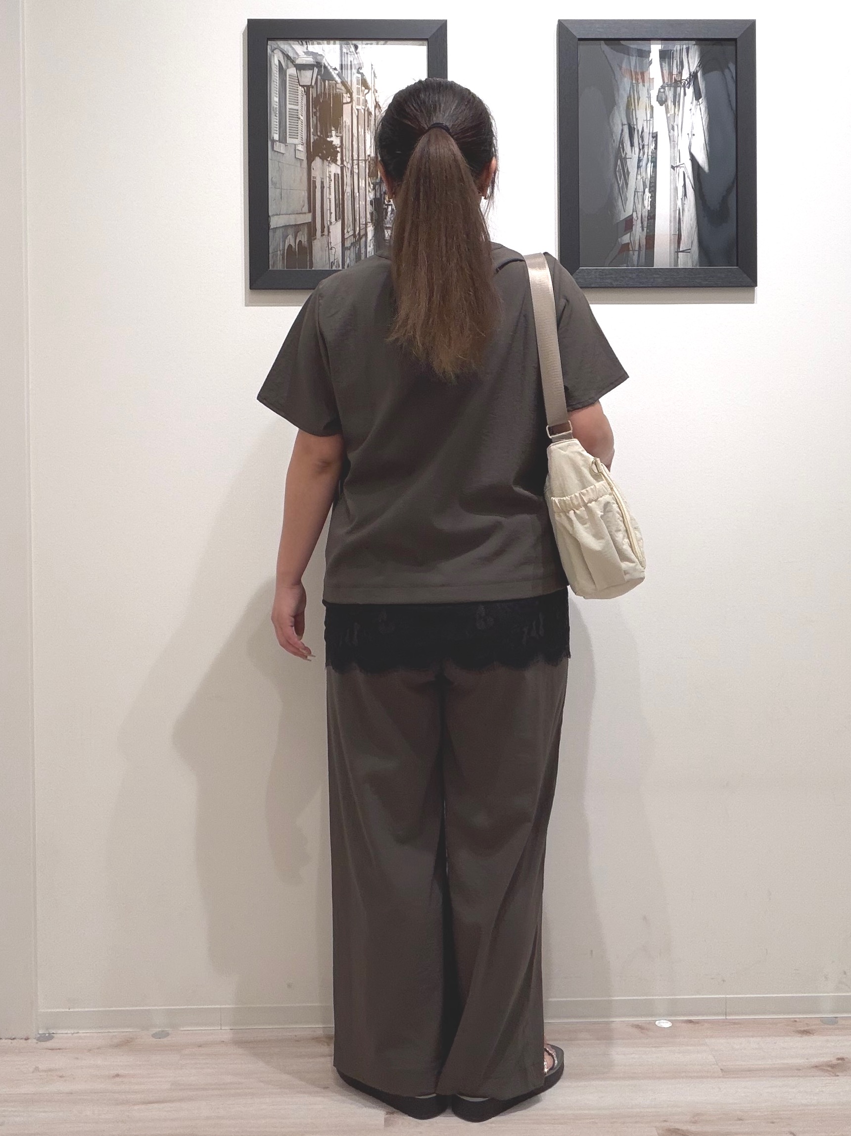 まちゃんなちゃんさんの「SHOO･LA･RUE｜【S-LL/洗濯機可】軽凛(かろりん)ひんやり スキッパー裾レースブラウス」を使ったコーディネート