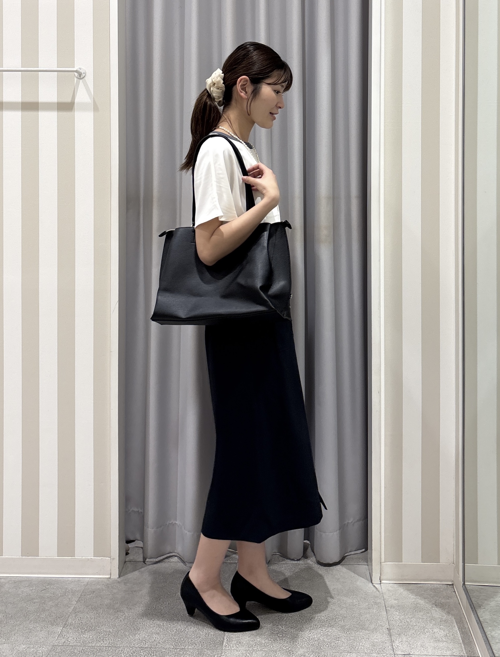Rikaさんの「SHOO･LA･RUE｜【ひんやり/UV/通勤】洗濯後しわになりにくい 上品配色ブラウス」を使ったコーディネート