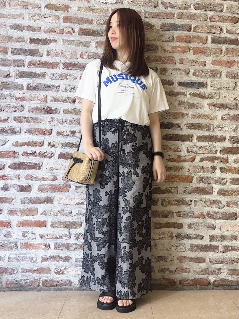 tokiさんの「THE SHOP TK｜【高レビュー/体型カバー】さらっと快適 ドルマン5分袖ブラウス」を使ったコーディネート