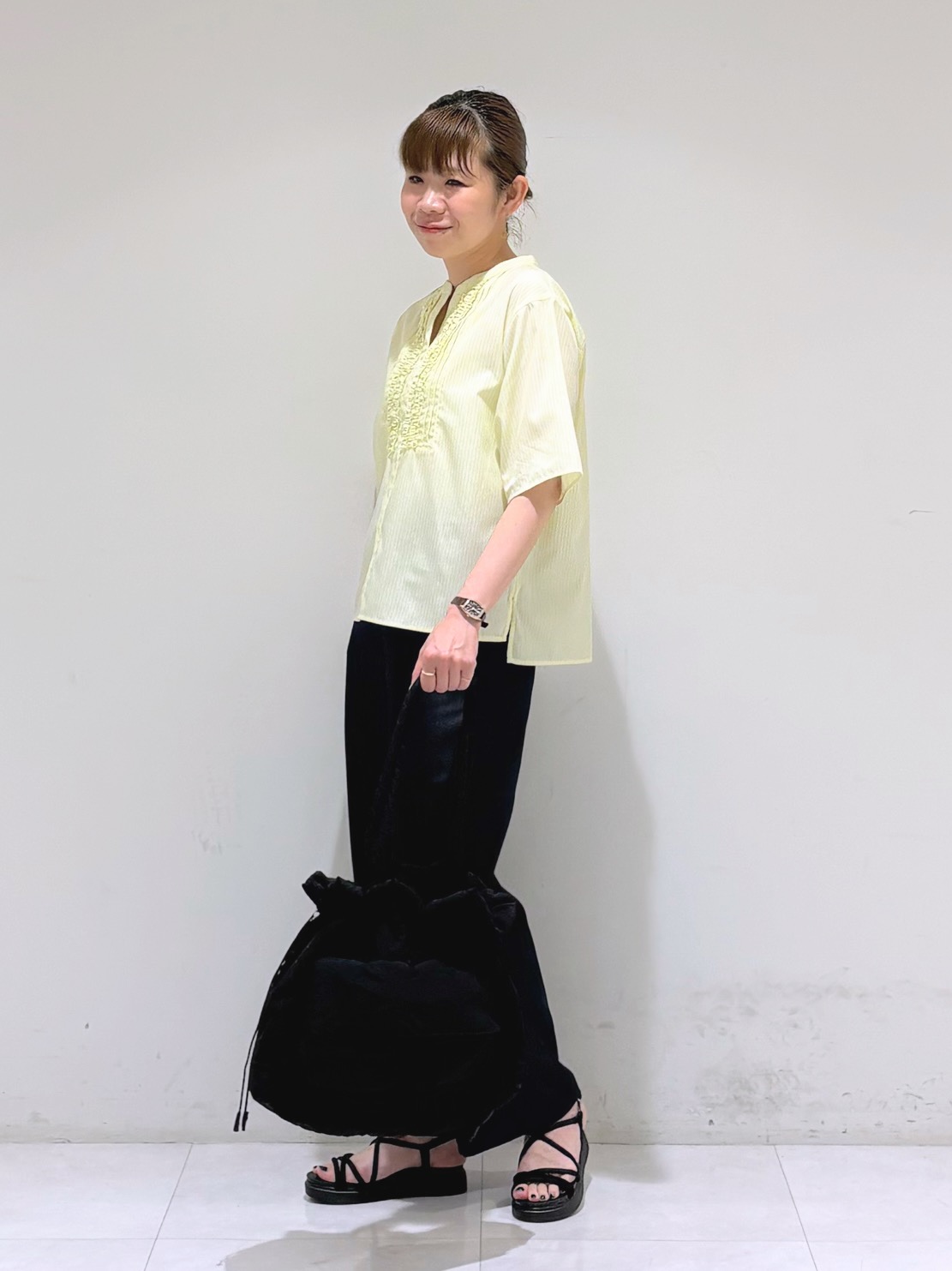 tsuyuさんの「INDIVI｜新色登場！【超軽量】フロントポケットバッグ」を使ったコーディネート