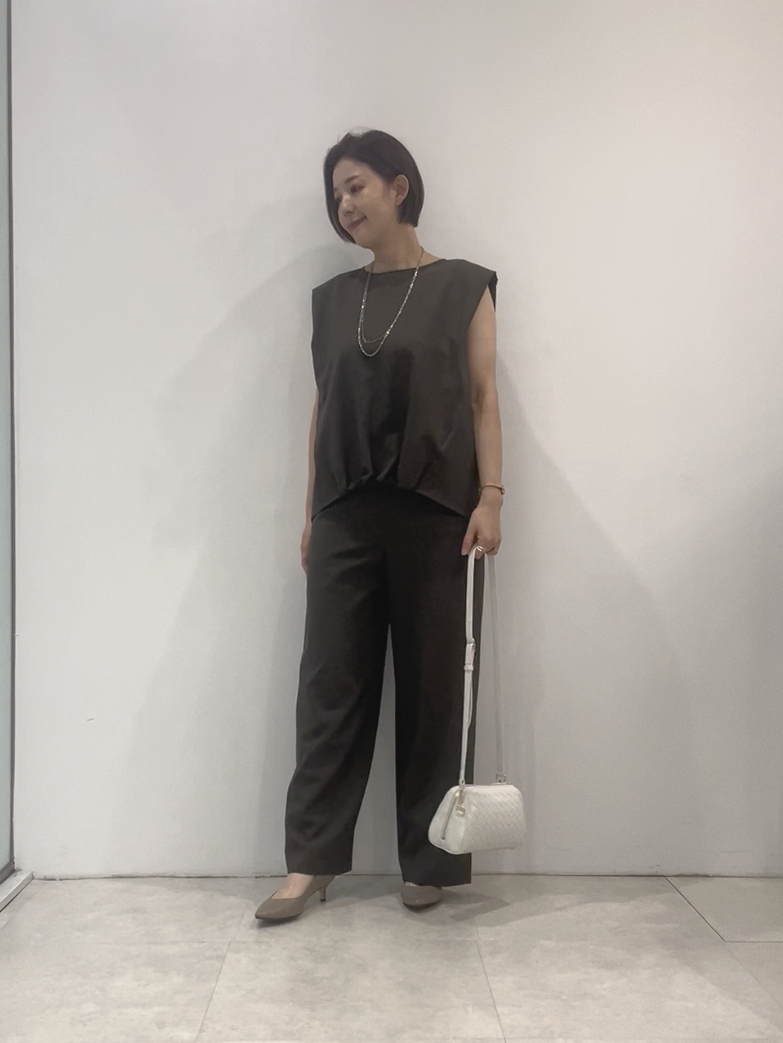 まどかさんの「UNTITLED｜【手洗い可／セットアップ可】フロント裾ギャザープルオーバー」を使ったコーディネート