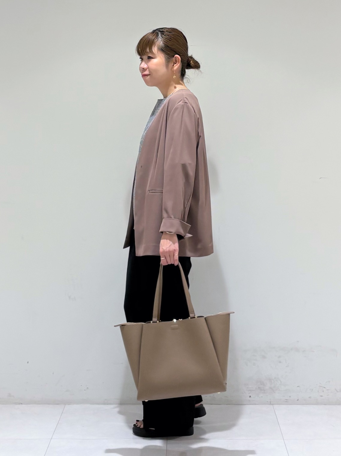 tsuyuさんの「INDIVI｜【A4収納可能／合皮】キャリアタックバッグ」を使ったコーディネート