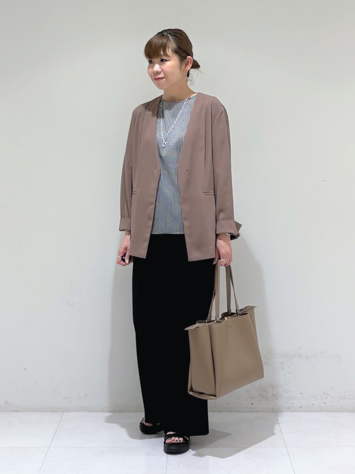 tsuyuさんの「INDIVI｜【A4収納可能／合皮】キャリアタックバッグ」を使ったコーディネート