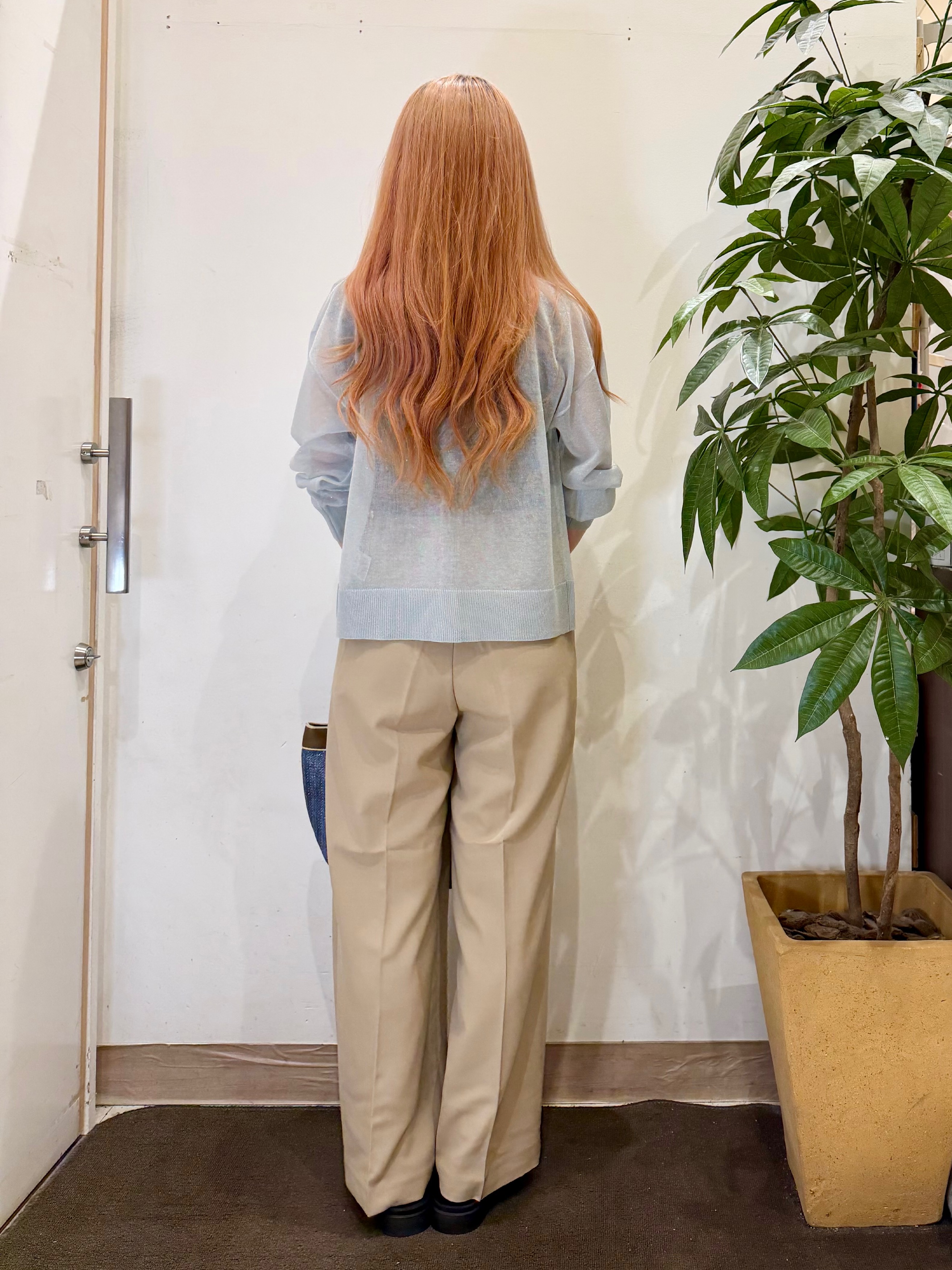 AYUMIさんの「SHOO･LA･RUE｜【さらり快適/洗濯機可/S-LL】シアーラメカーディガン」を使ったコーディネート