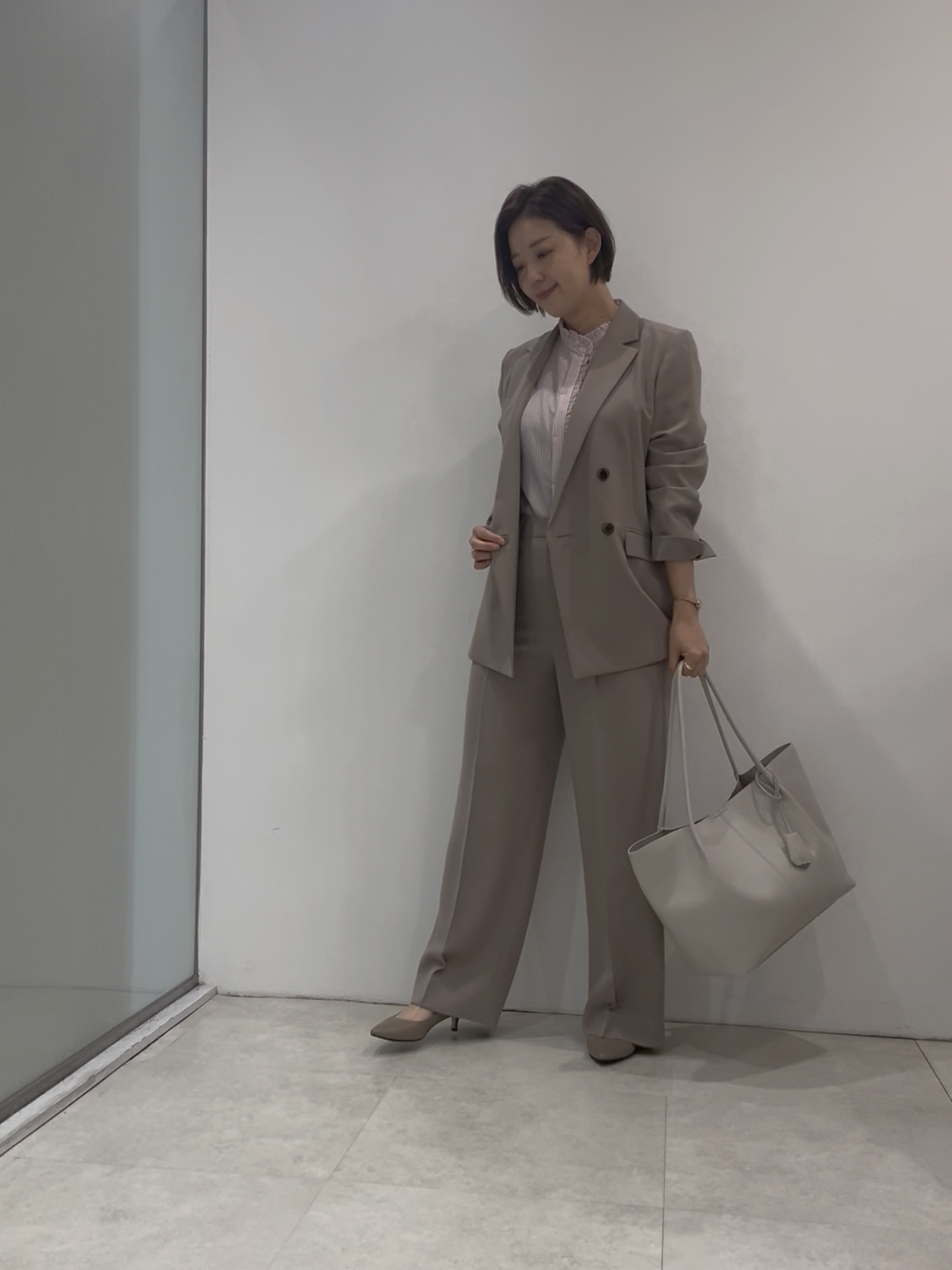 まどかさんの「UNTITLED｜【新色追加/セットアップ可】エアリー ダブルブレストジャケット」を使ったコーディネート