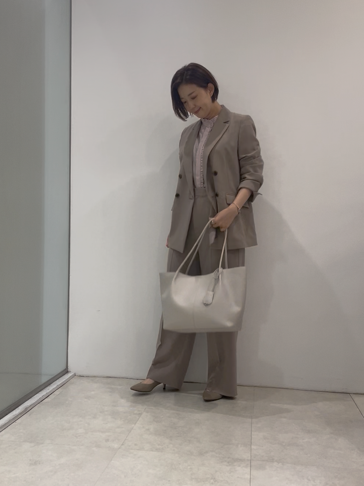 まどかさんの「UNTITLED｜【新色追加/セットアップ可】エアリー ダブルブレストジャケット」を使ったコーディネート