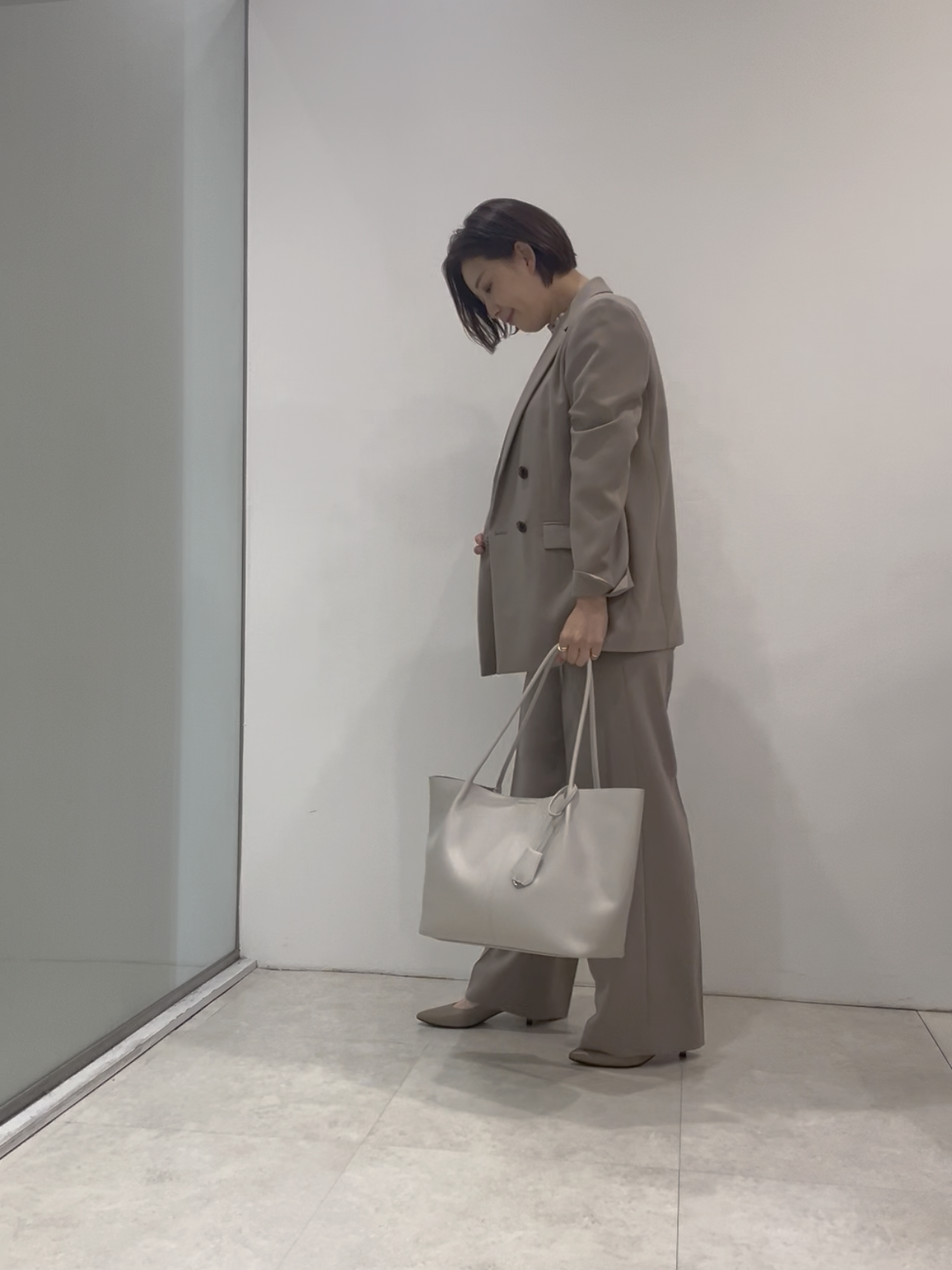 まどかさんの「UNTITLED｜【新色追加/セットアップ可】エアリー ダブルブレストジャケット」を使ったコーディネート