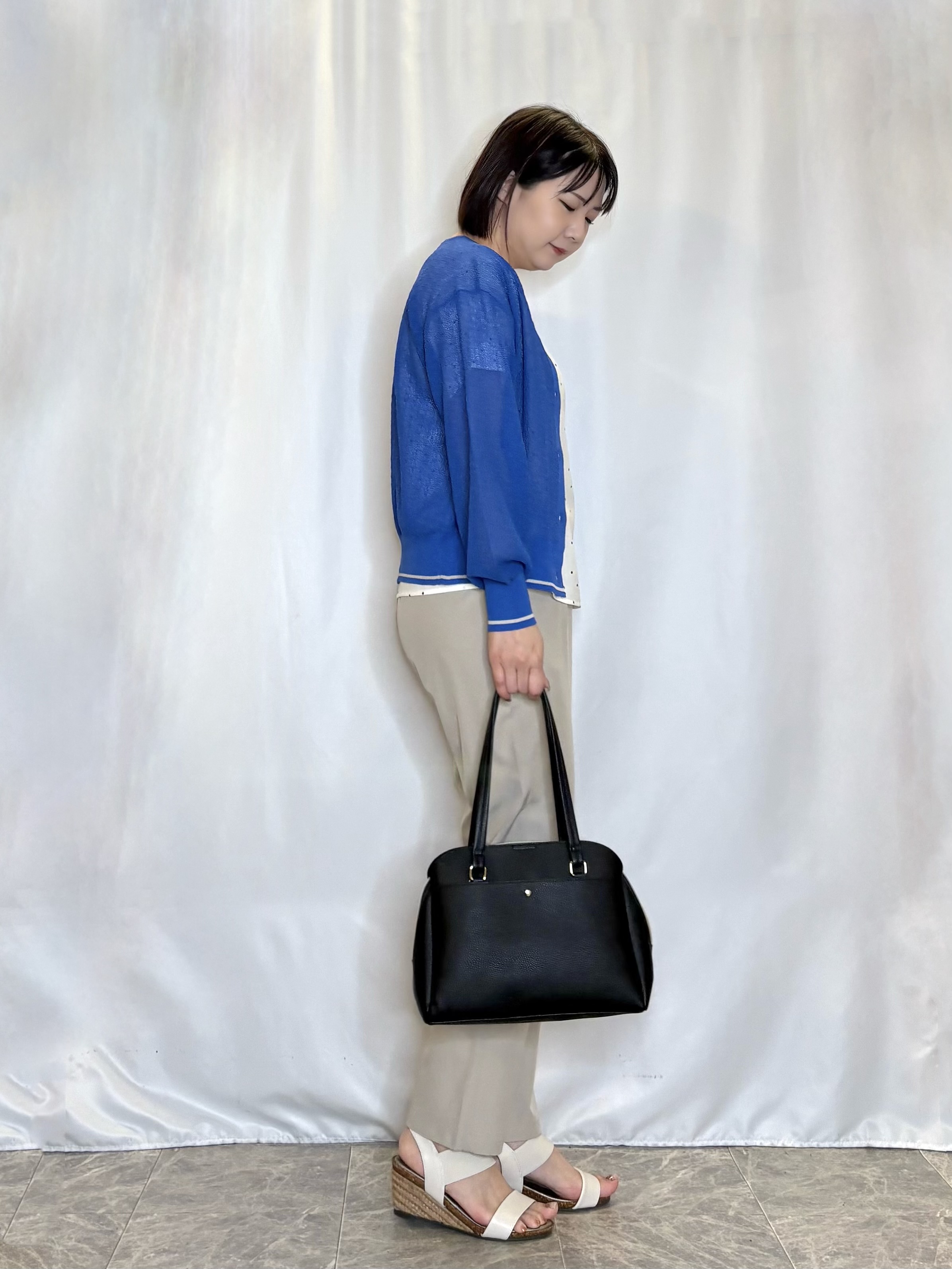 ネリさんの「SHOO･LA･RUE｜【S-LL/洗濯機可】さらっとタッチ ほんのりシアーカーディガン」を使ったコーディネート