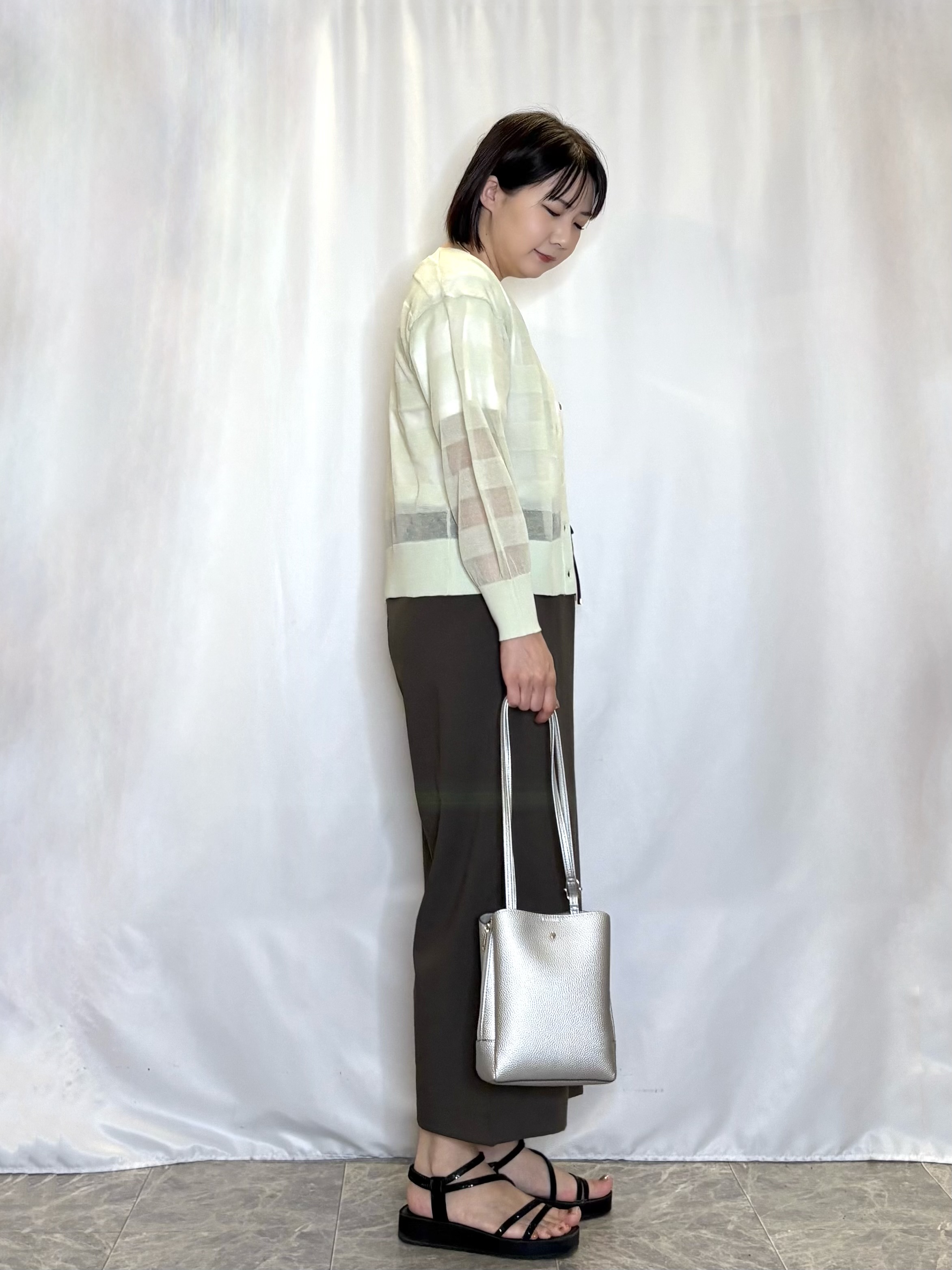 ネリさんの「SHOO･LA･RUE｜【洗濯機可/S-LL】涼し気な透け感 日差し冷房対策に シアーボーダーカーディガン」を使ったコーディネート