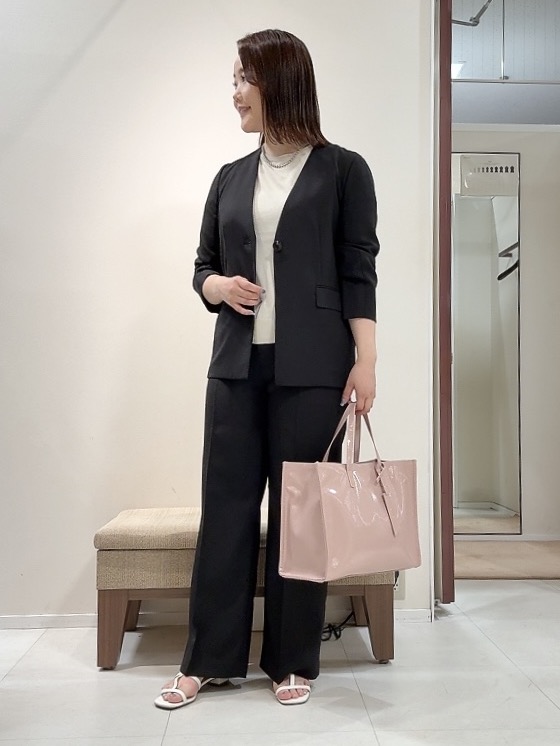 YUIさんの「UNTITLED｜【さらりと快適/セットアップ可/UV/接触冷感】スラブカラーレスジャケット」を使ったコーディネート
