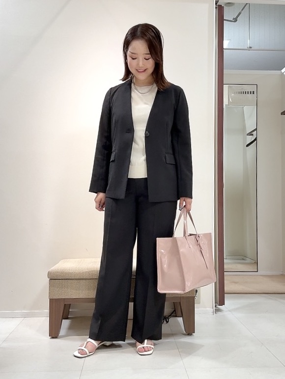 YUIさんの「UNTITLED｜【さらりと快適/セットアップ可/UV/接触冷感】スラブカラーレスジャケット」を使ったコーディネート