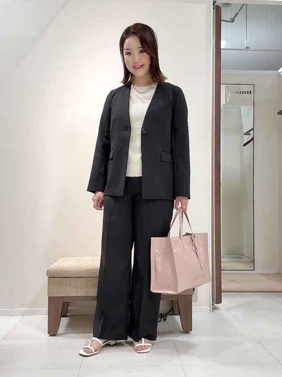 YUIさんの「UNTITLED｜【さらりと快適/セットアップ可/UV/接触冷感】スラブカラーレスジャケット」を使ったコーディネート