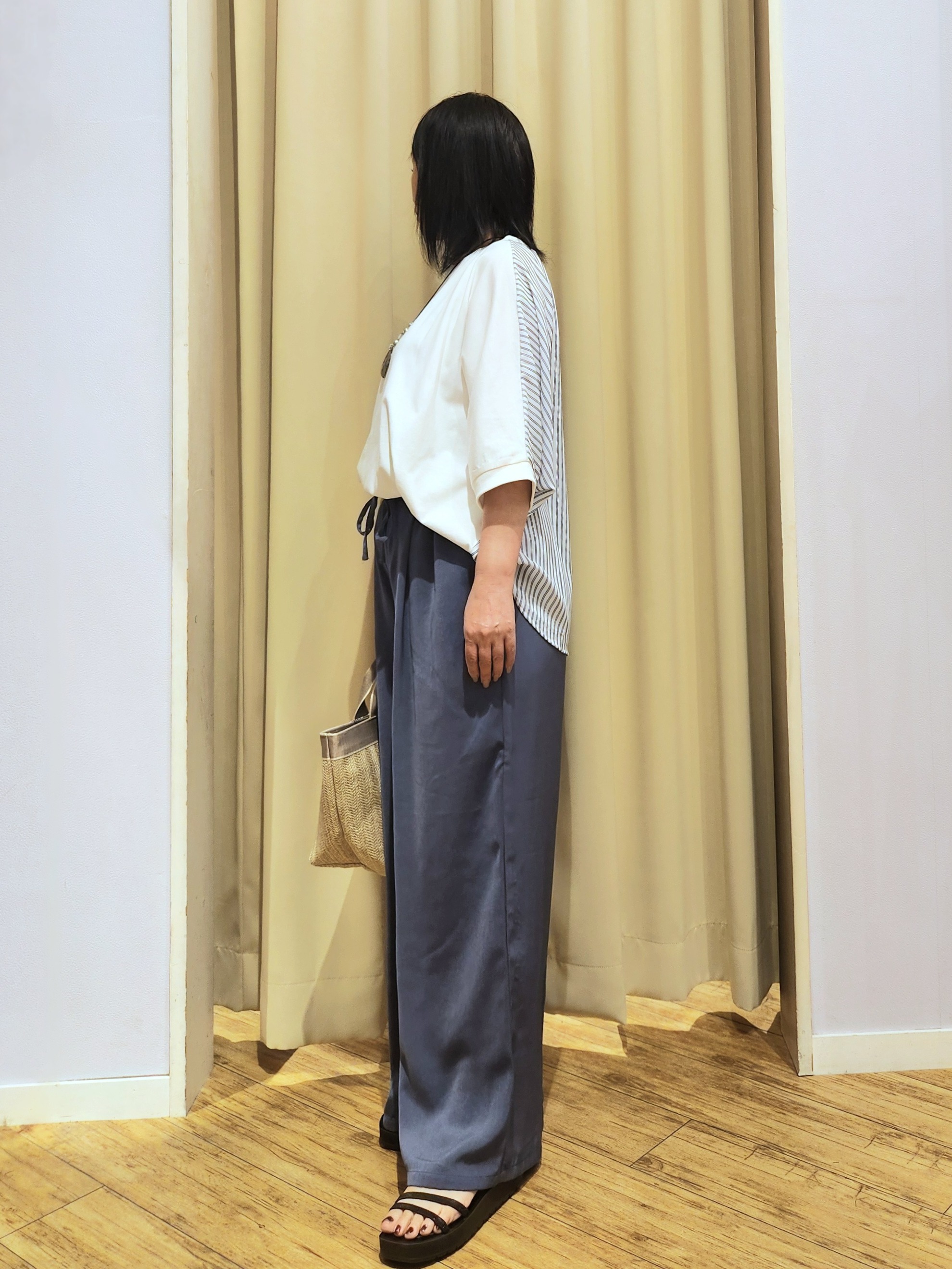 くまさんの「SHOO･LA･RUE｜【ひんやり/洗濯機可/S‐LL】二の腕隠れる 前後切り替えドルマントップス」を使ったコーディネート