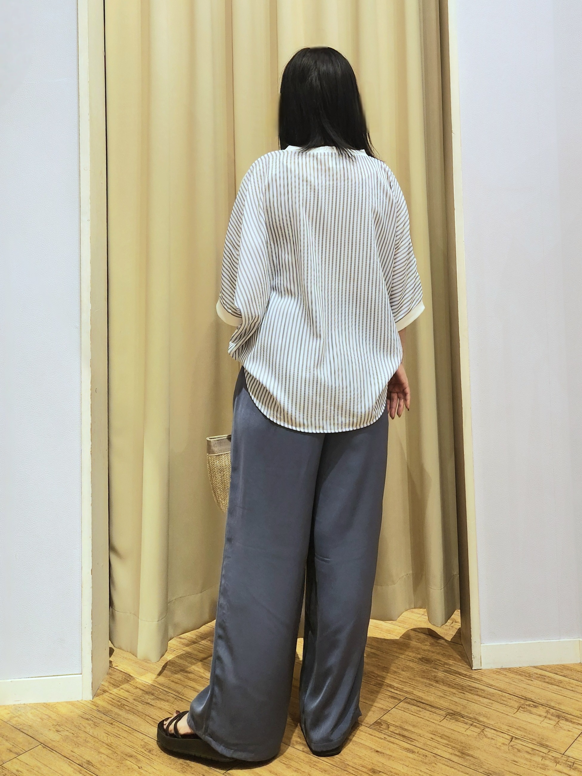 くまさんの「SHOO･LA･RUE｜【ひんやり/洗濯機可/S‐LL】二の腕隠れる 前後切り替えドルマントップス」を使ったコーディネート