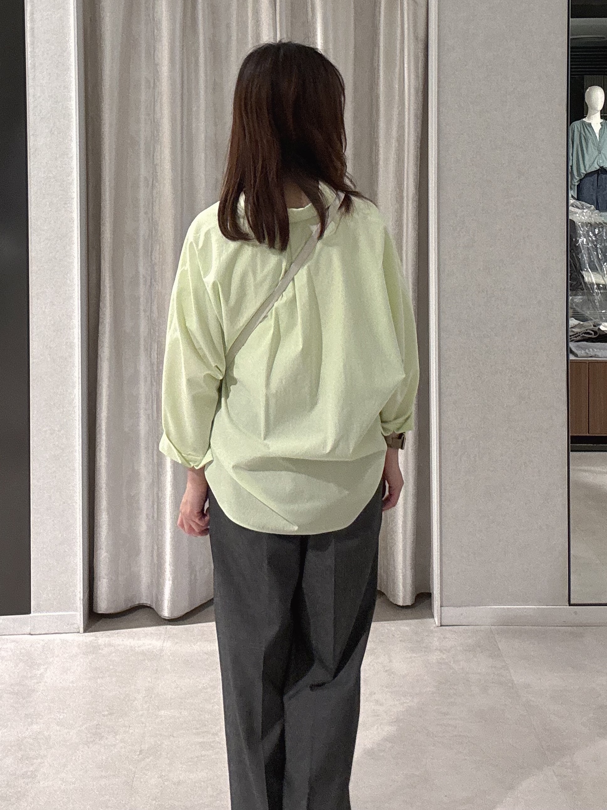 makiさんの「UNTITLED｜【接触冷感/吸水速乾/UVカット】ドルマンスリーブシャツ」を使ったコーディネート