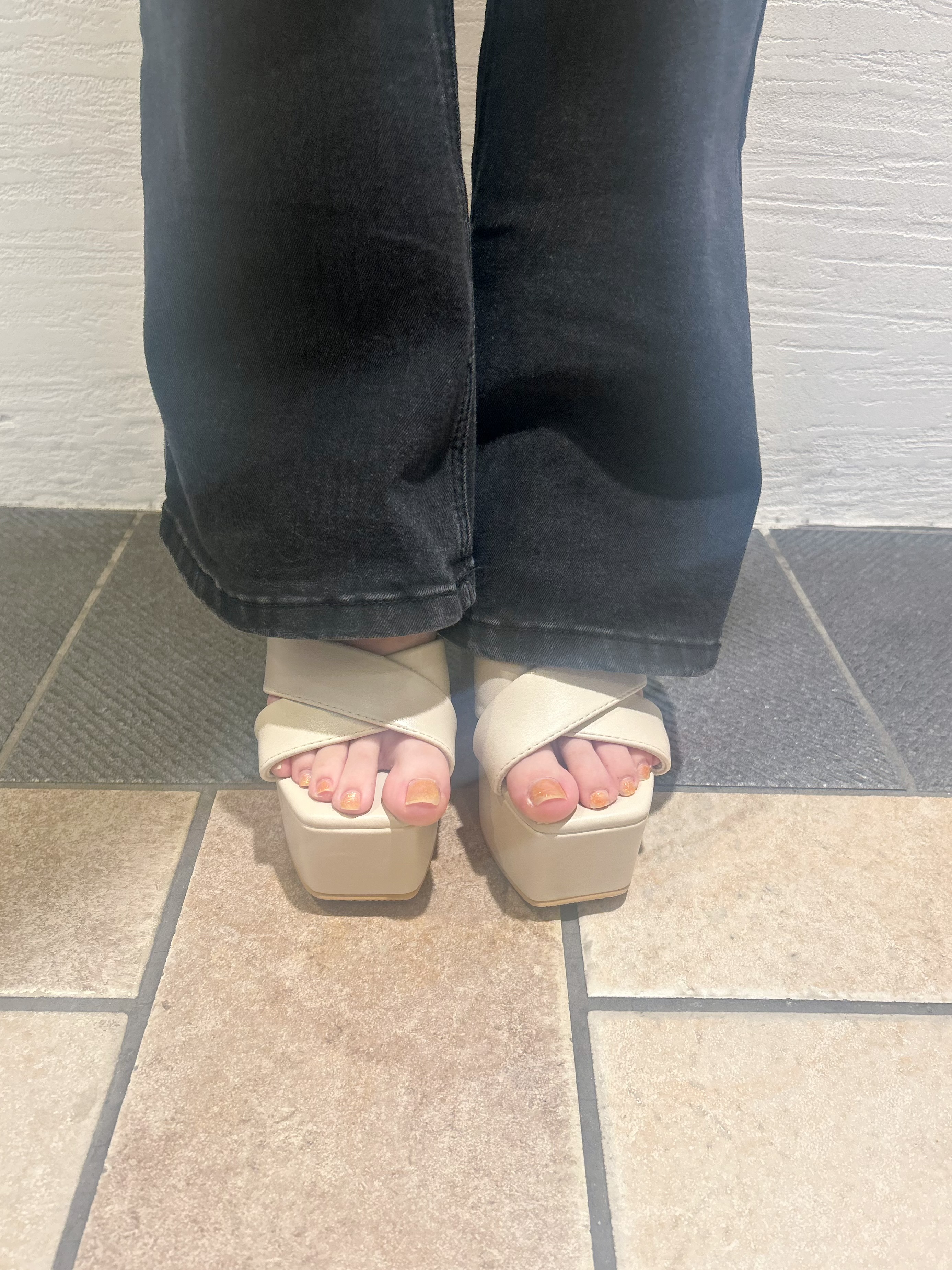 miyuさんの「ESPERANZA｜ラク盛り厚底サンダルⅢ」を使ったコーディネート