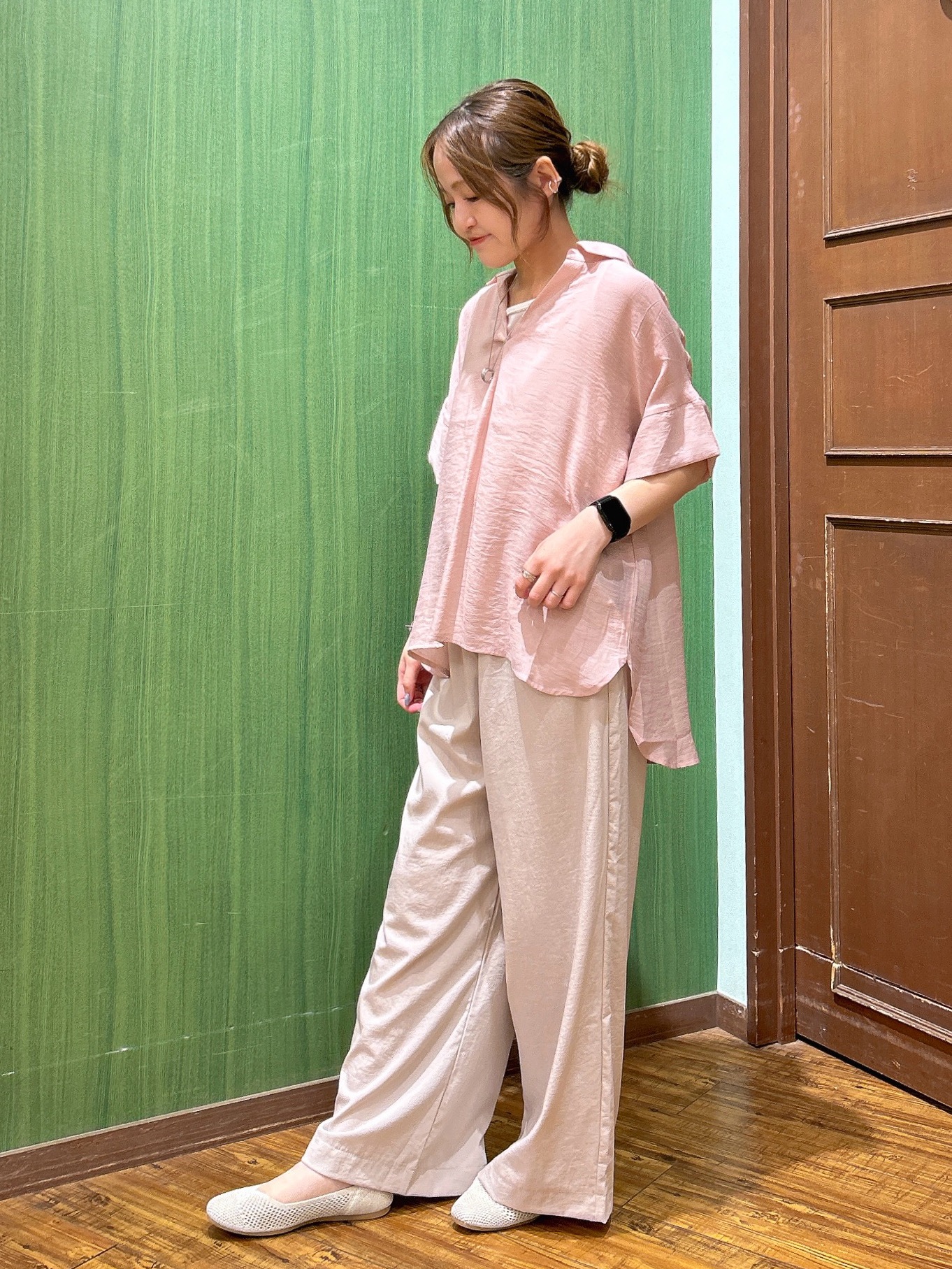 かおりさんの「SHOO･LA･RUE｜【2点セット/S-LL/洗濯機可】時短でコーデ決まる スラブスキッパーシャツ＋タンクトップ」を使ったコーディネート